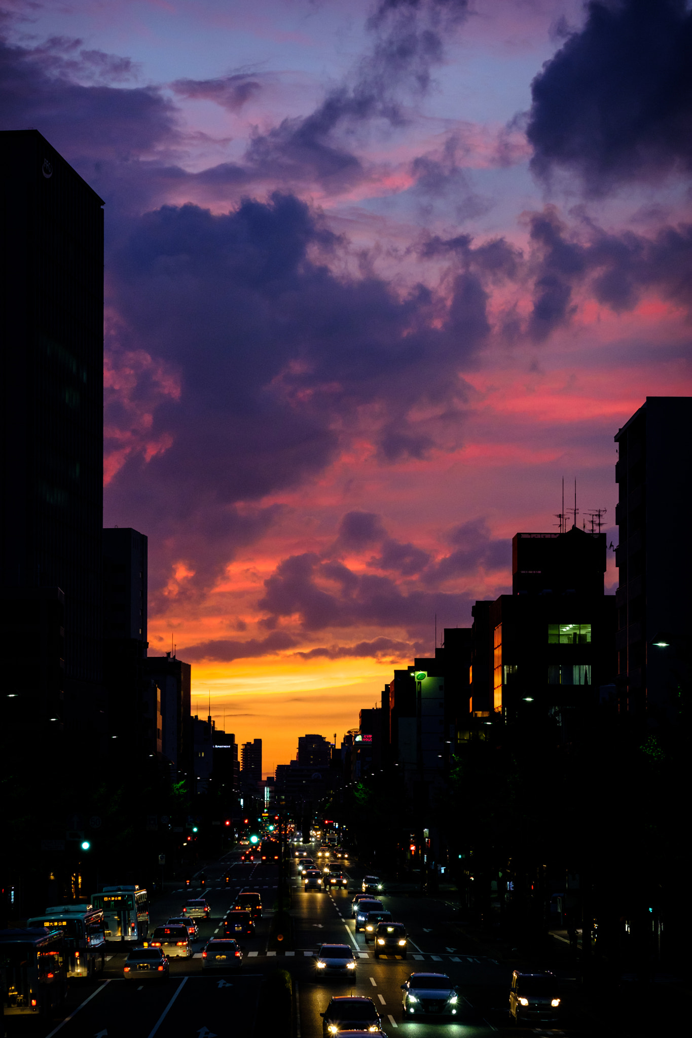 Fujifilm X-T2 + Fujifilm XF 56mm F1.2 R APD sample photo. Sunset boulevard photography