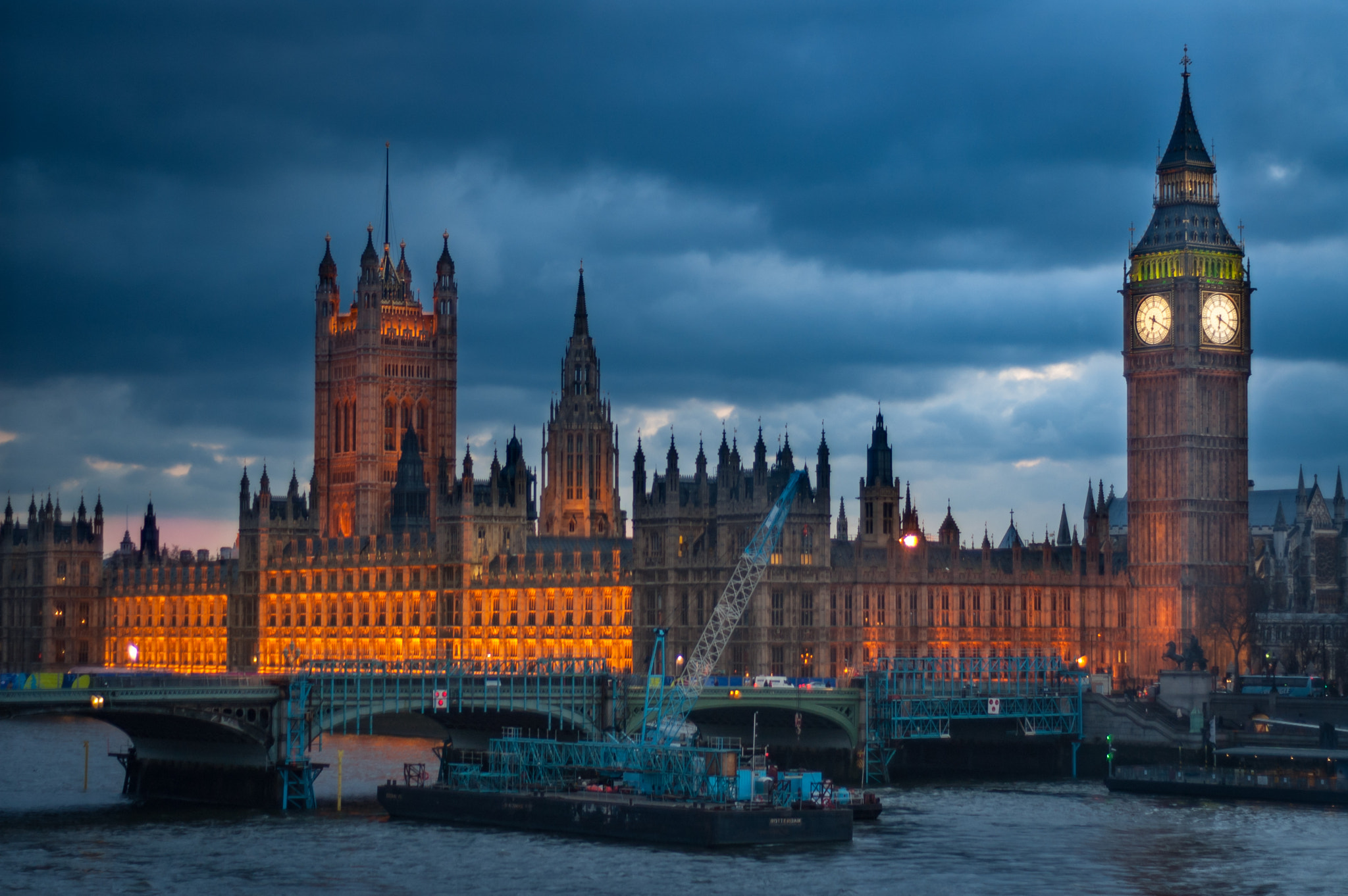 Nikon D70 + Nikon AF Nikkor 50mm F1.8D sample photo. The parliament of the united kingdom of great brit photography