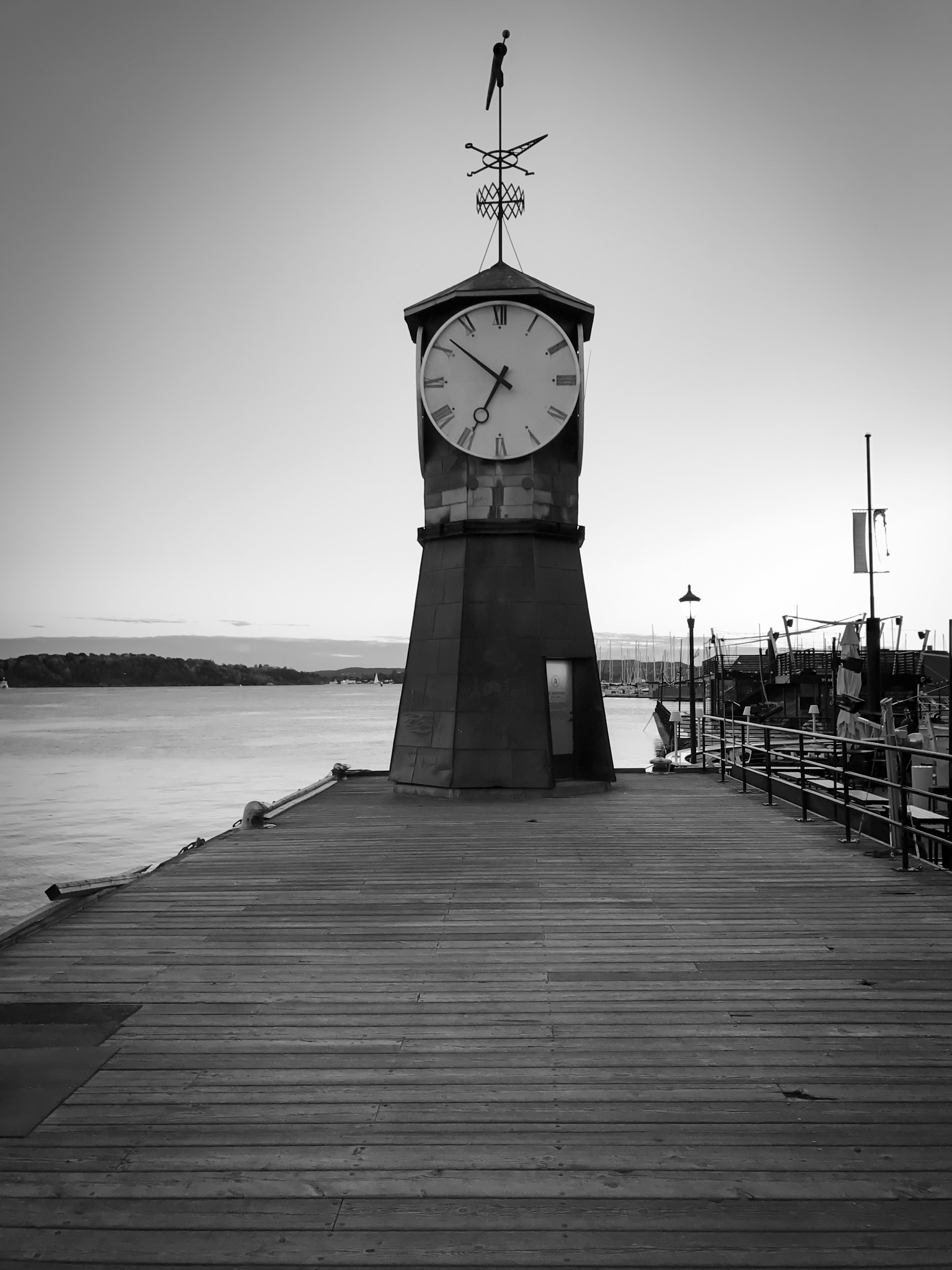 Apple iPhone 7 Plus sample photo. Do you know what time it is ... photography