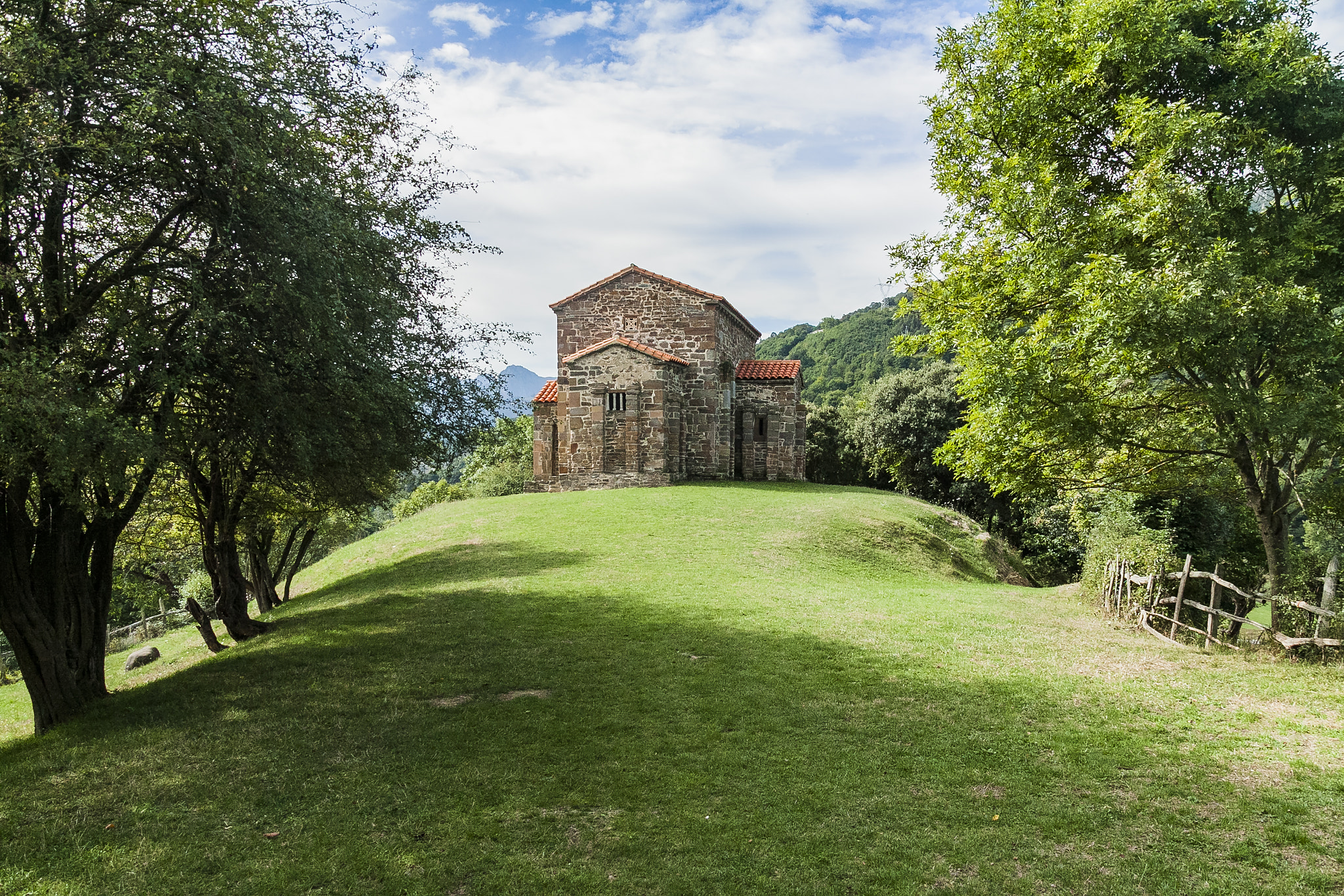 Canon EOS 50D sample photo. Santa cristina de lena photography