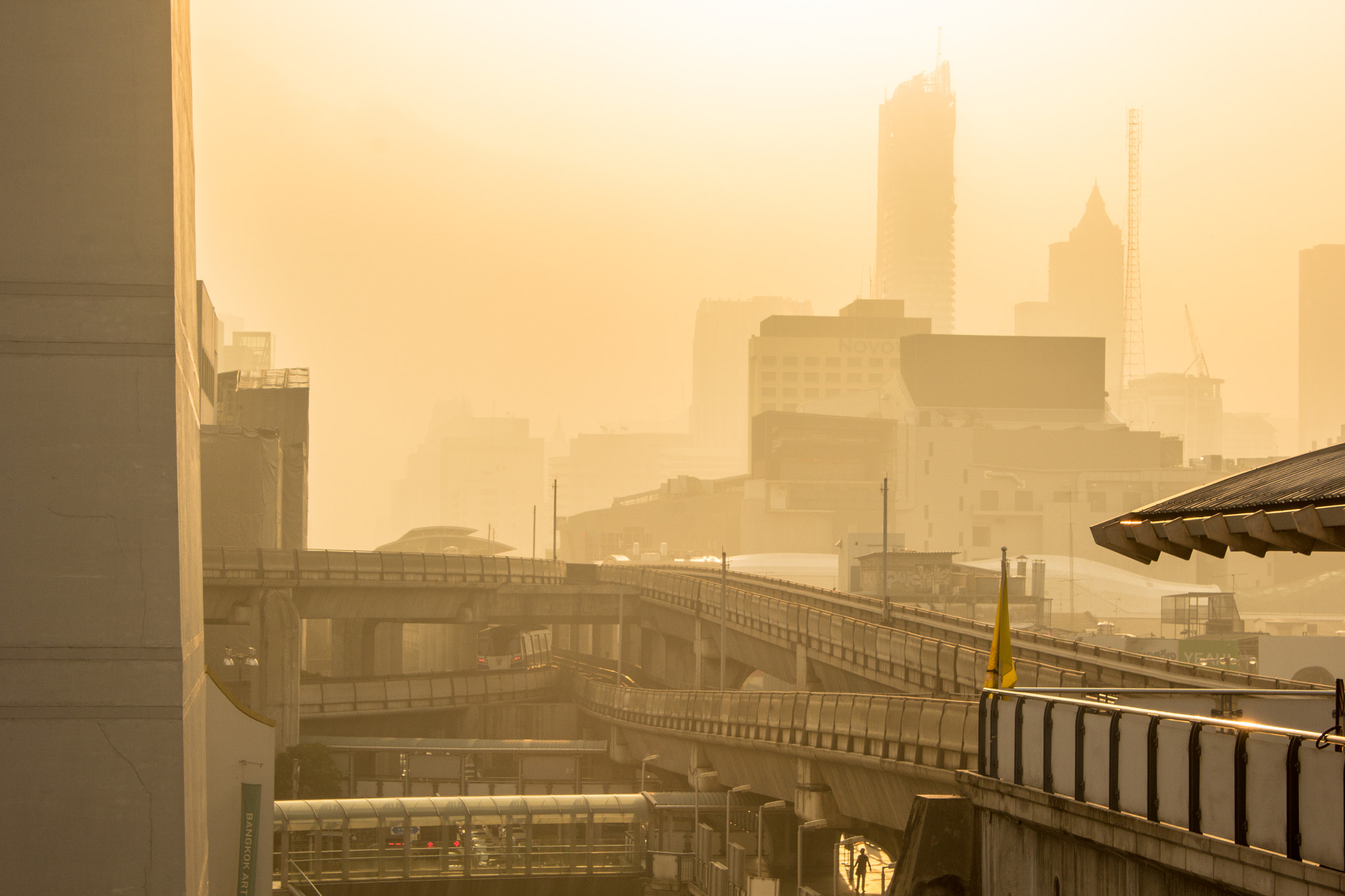 Canon EF-S 18-55mm F3.5-5.6 III sample photo. Bangkok sunrise photography