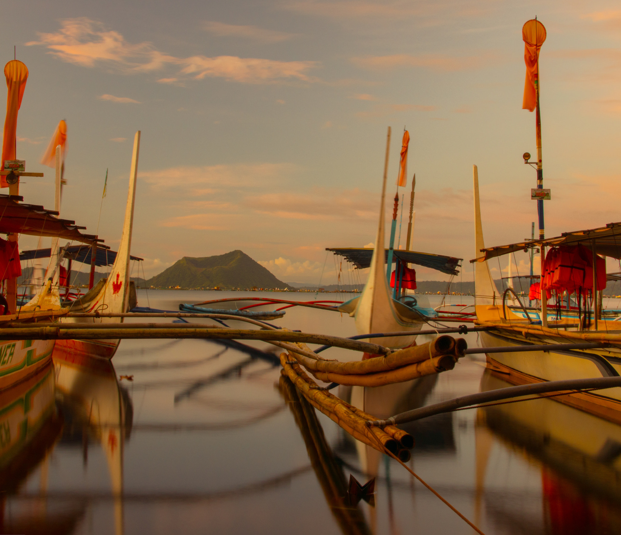 Nikon 1 Nikkor 18.5mm F1.8 sample photo. Taal volcano  photography