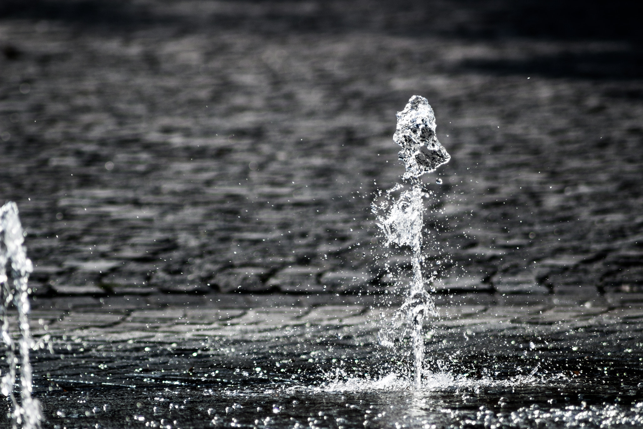 Canon EOS 100D (EOS Rebel SL1 / EOS Kiss X7) sample photo. Fountain photography