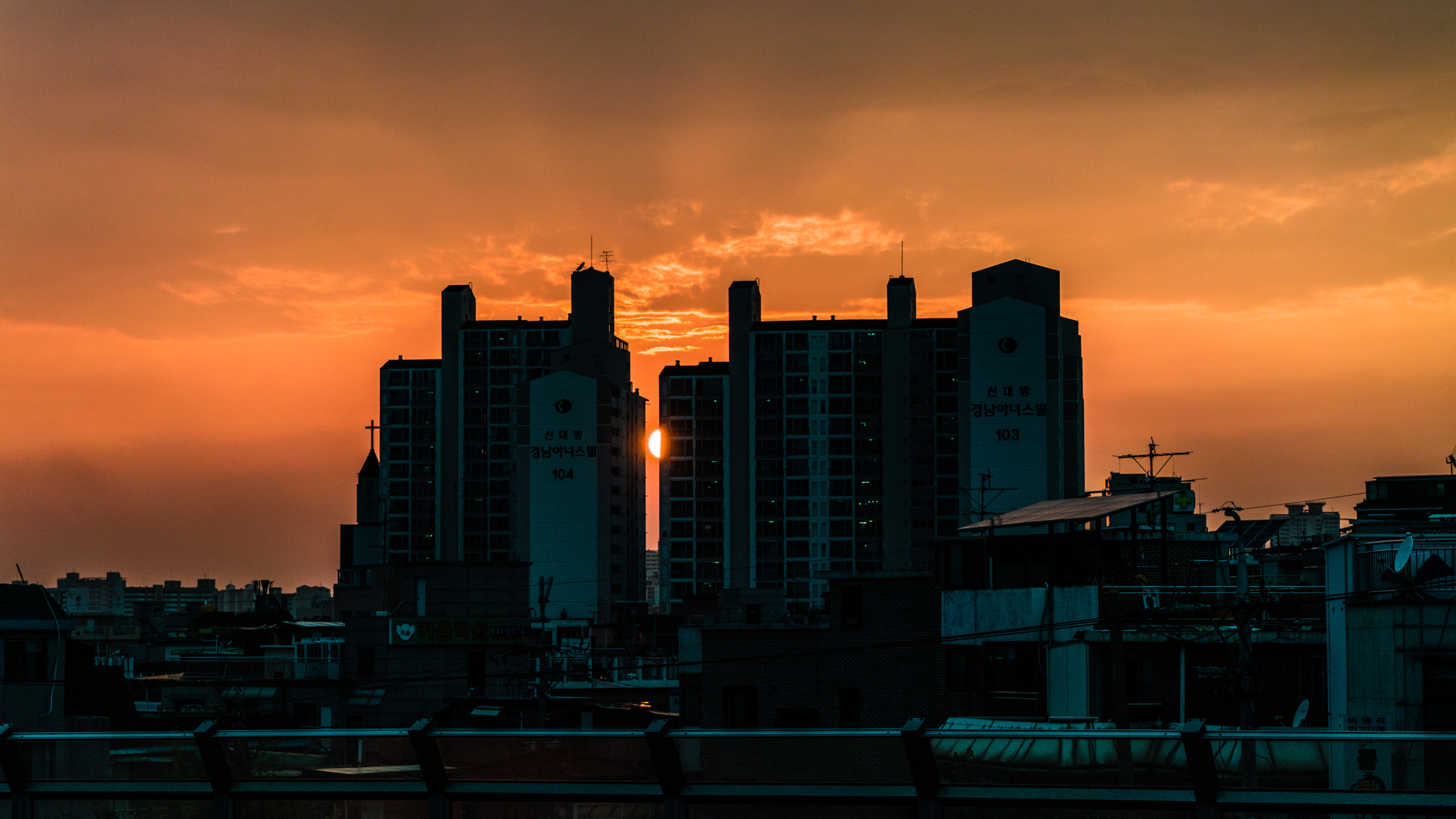 Sony a7R II + Sony FE 28-70mm F3.5-5.6 OSS sample photo. Sunset photography