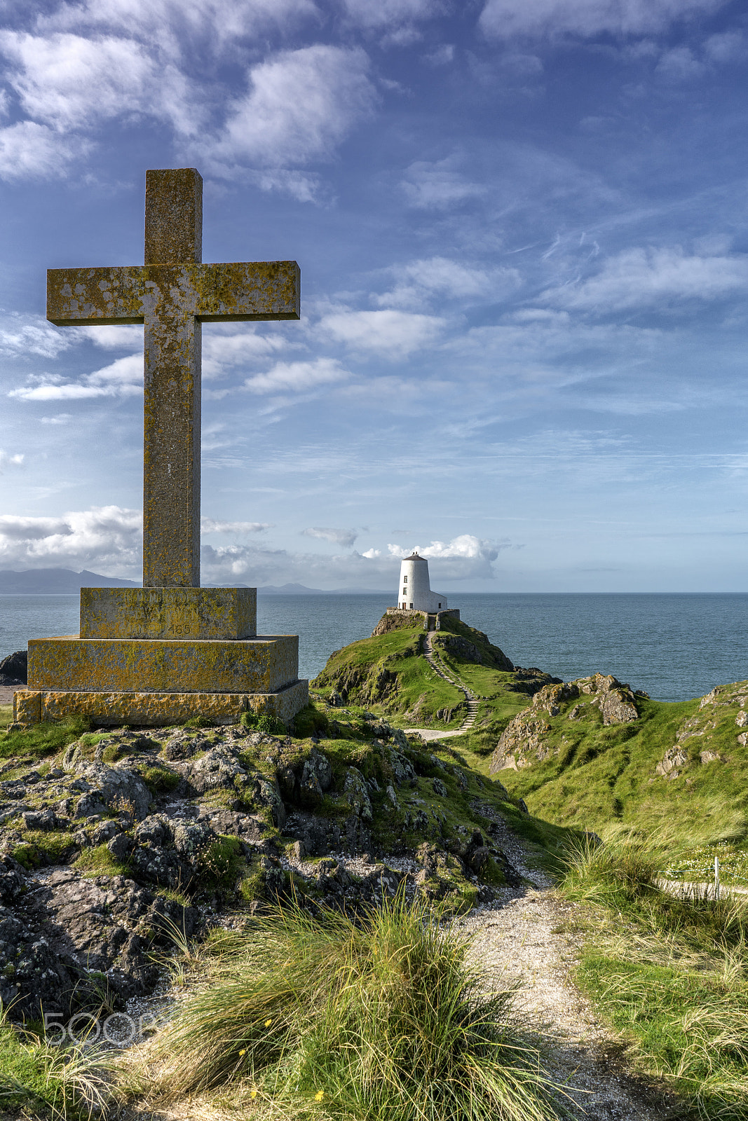 Sony a7R II + Sony FE 28-70mm F3.5-5.6 OSS sample photo. Llanddwyn island lighthouse photography