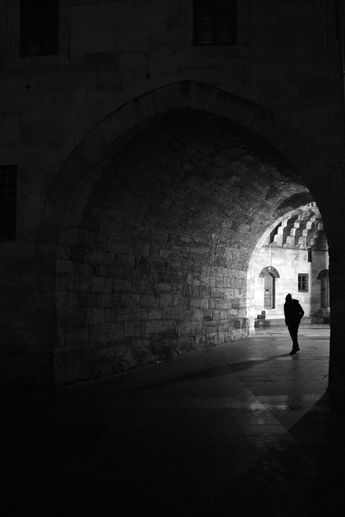 AF Zoom-Nikkor 28-80mm f/3.3-5.6G sample photo. Shadow of the dark photography