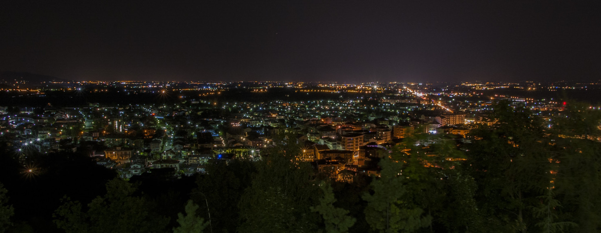 Sigma 18-200mm F3.5-6.3 DC OS HSM sample photo. Borgo by night photography