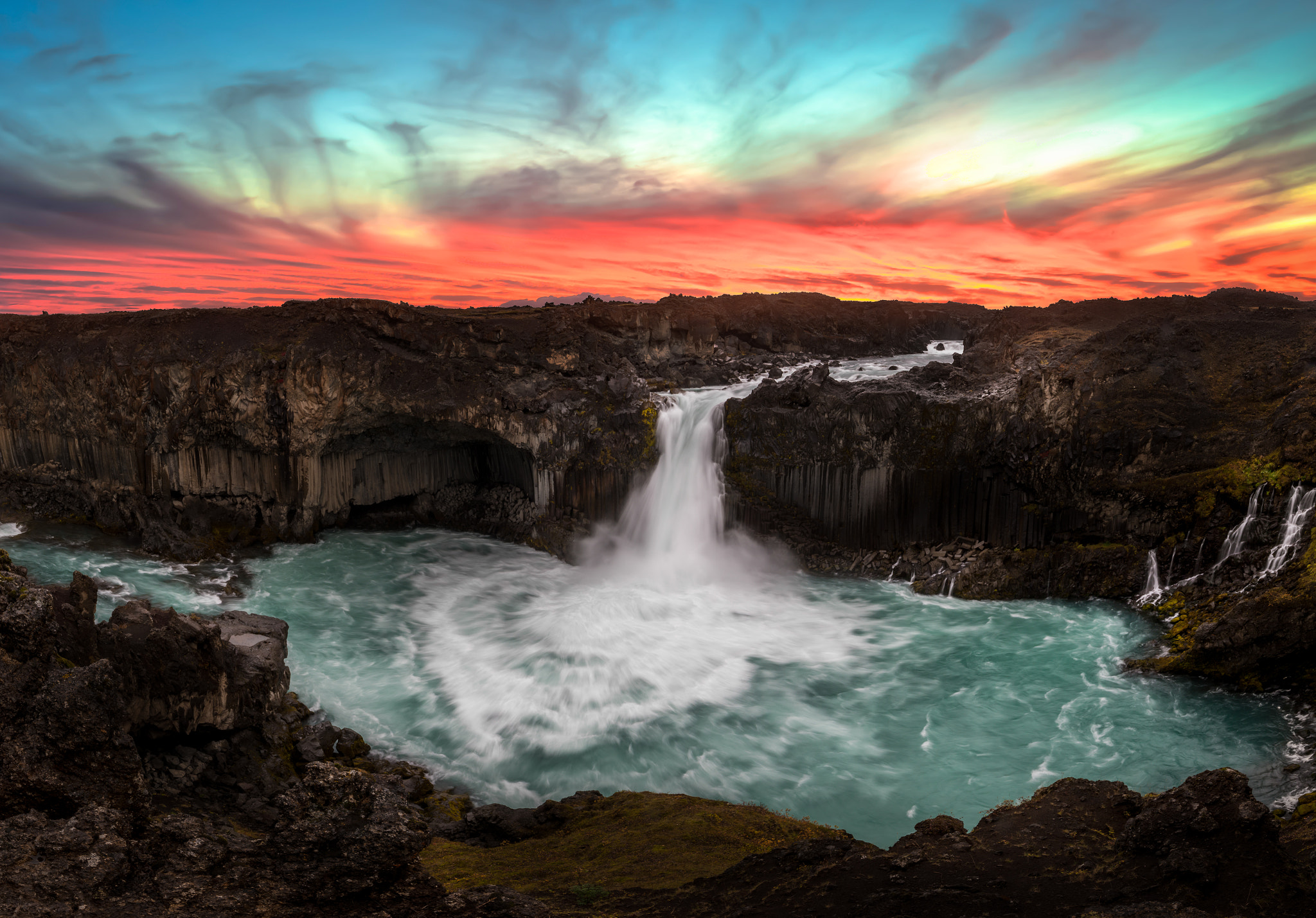 Canon EOS 70D + Canon EF 16-35mm F4L IS USM sample photo. Aldeyjarfoss photography