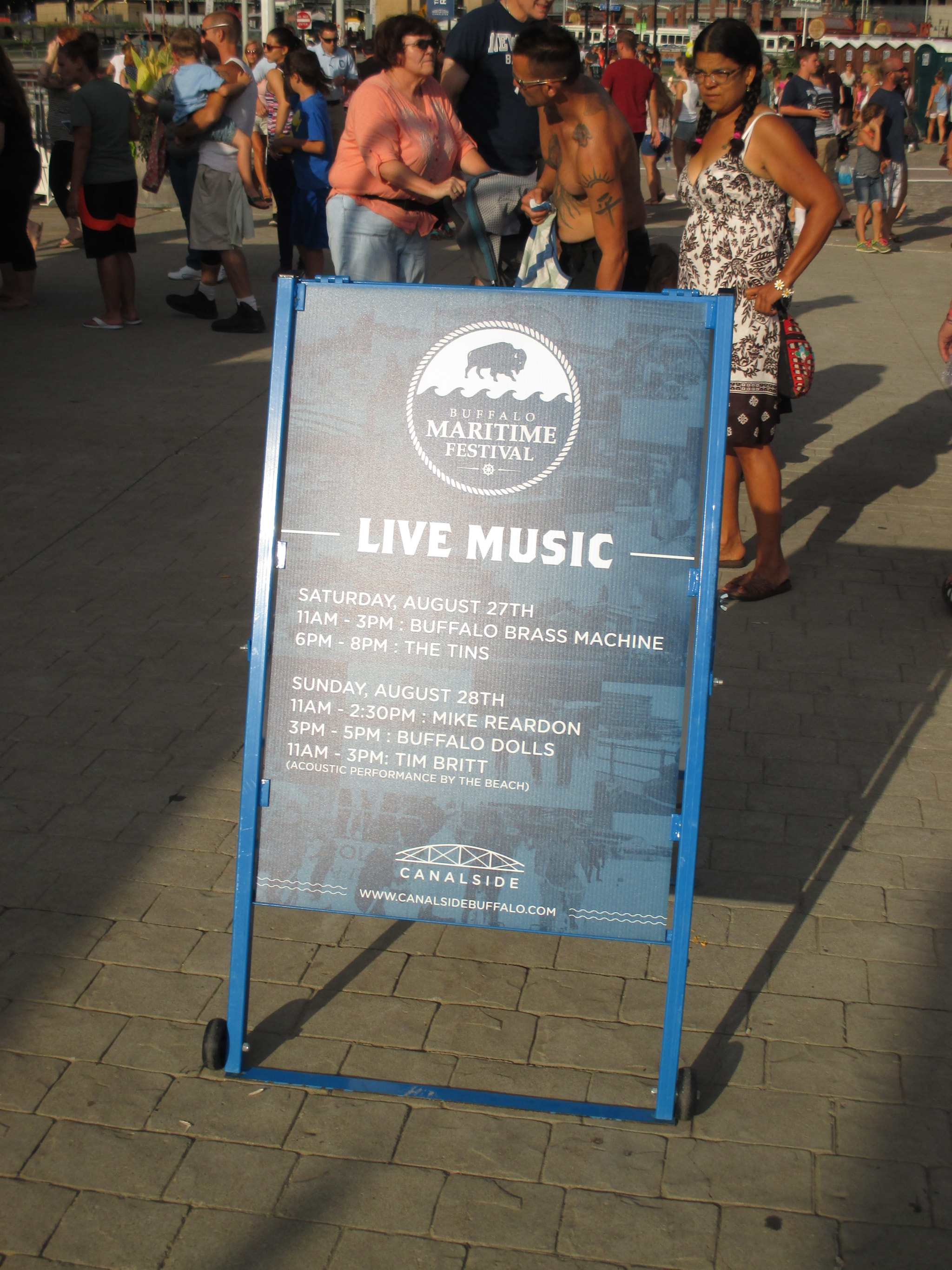 Canon PowerShot ELPH 135 (IXUS 145 / IXY 120) sample photo. Canalside music lineup 20160827 photography