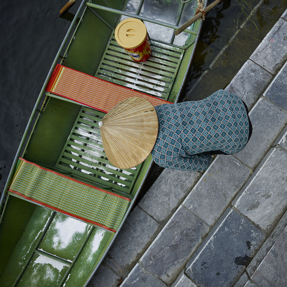 Phase One IQ260 sample photo. Boat rower - tam coc vietnam photography