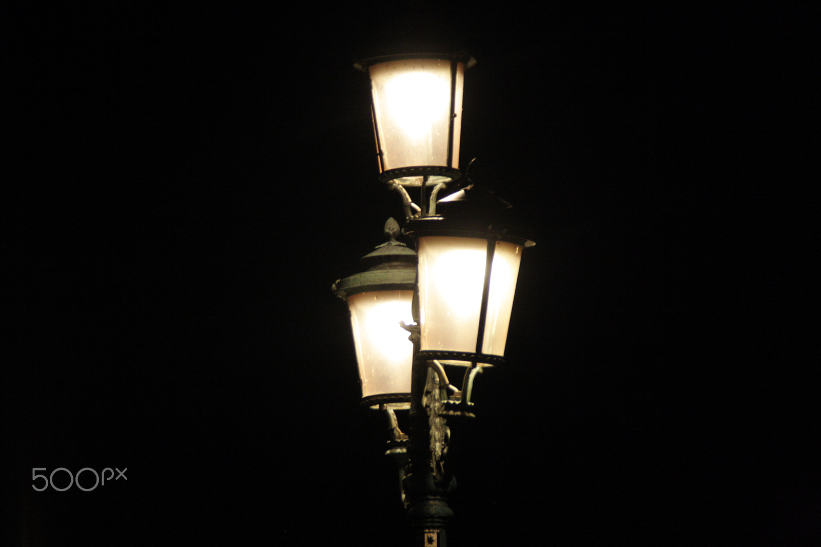 Canon EOS 1000D (EOS Digital Rebel XS / EOS Kiss F) sample photo. Venice by night "the great dame" photography