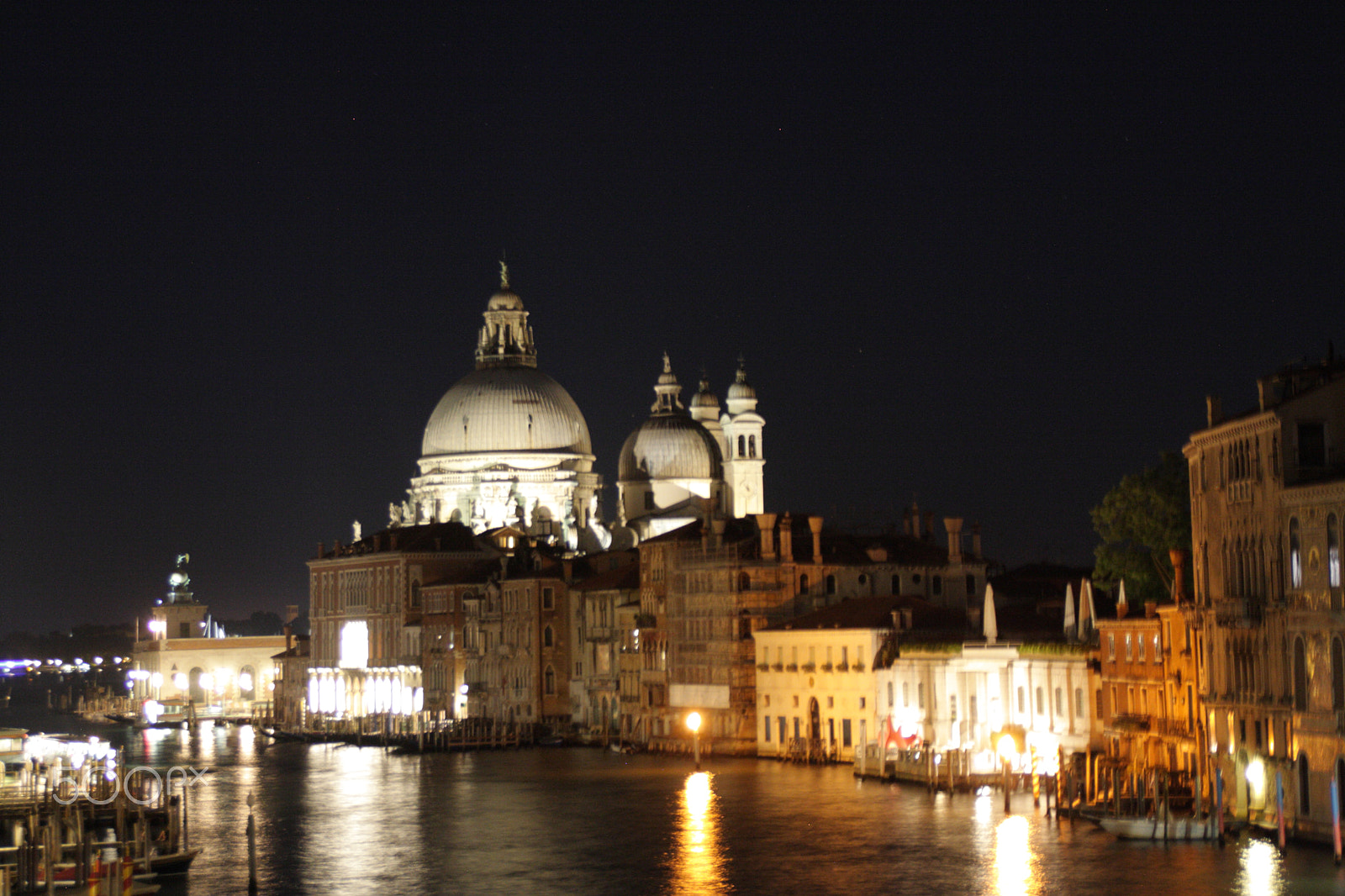 Canon EOS 1000D (EOS Digital Rebel XS / EOS Kiss F) sample photo. Venice by night "the great dame" photography