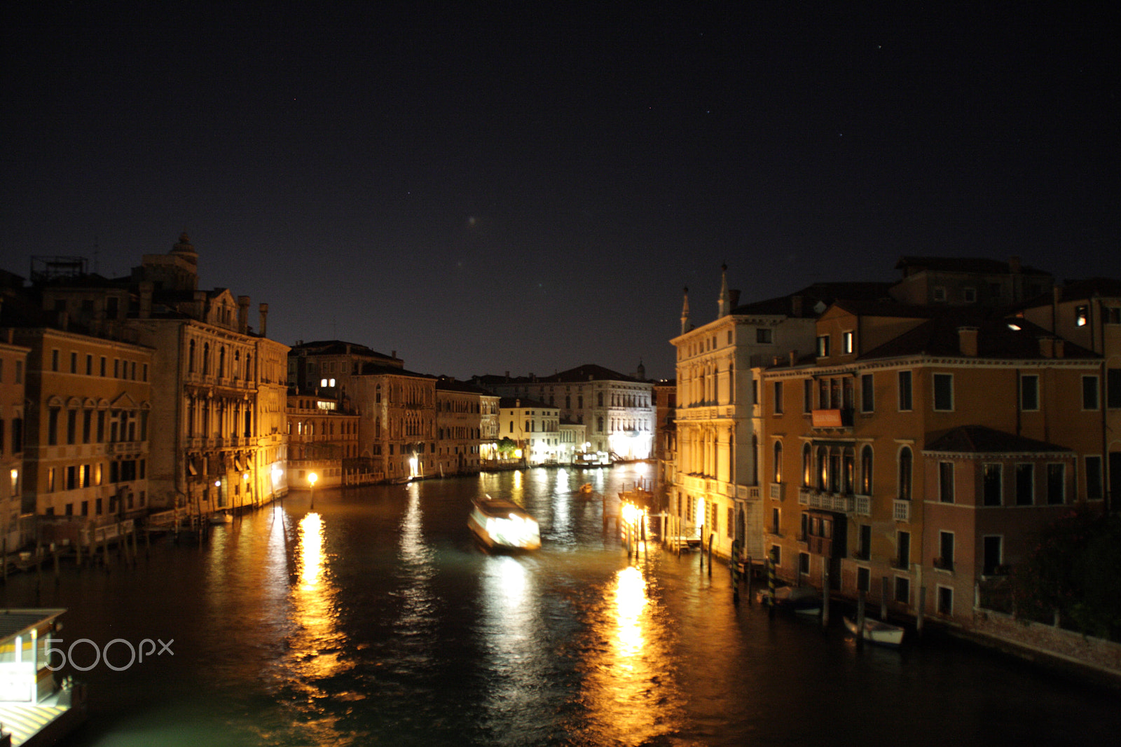 Canon EOS 1000D (EOS Digital Rebel XS / EOS Kiss F) sample photo. Venice by night "the great dame" photography