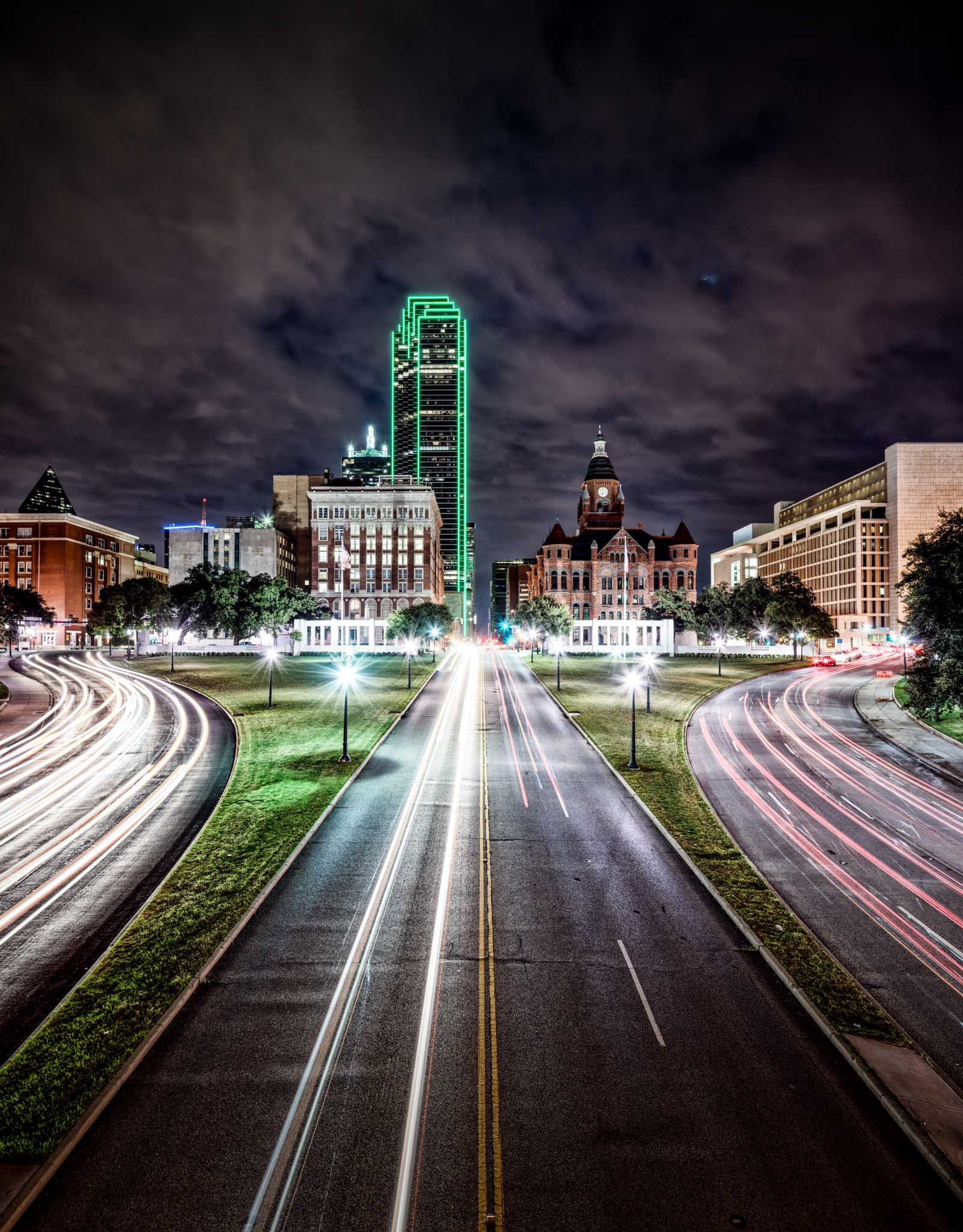 Canon TS-E 24.0mm f/3.5 L II sample photo. Dealey plaza in dallas, texas photography
