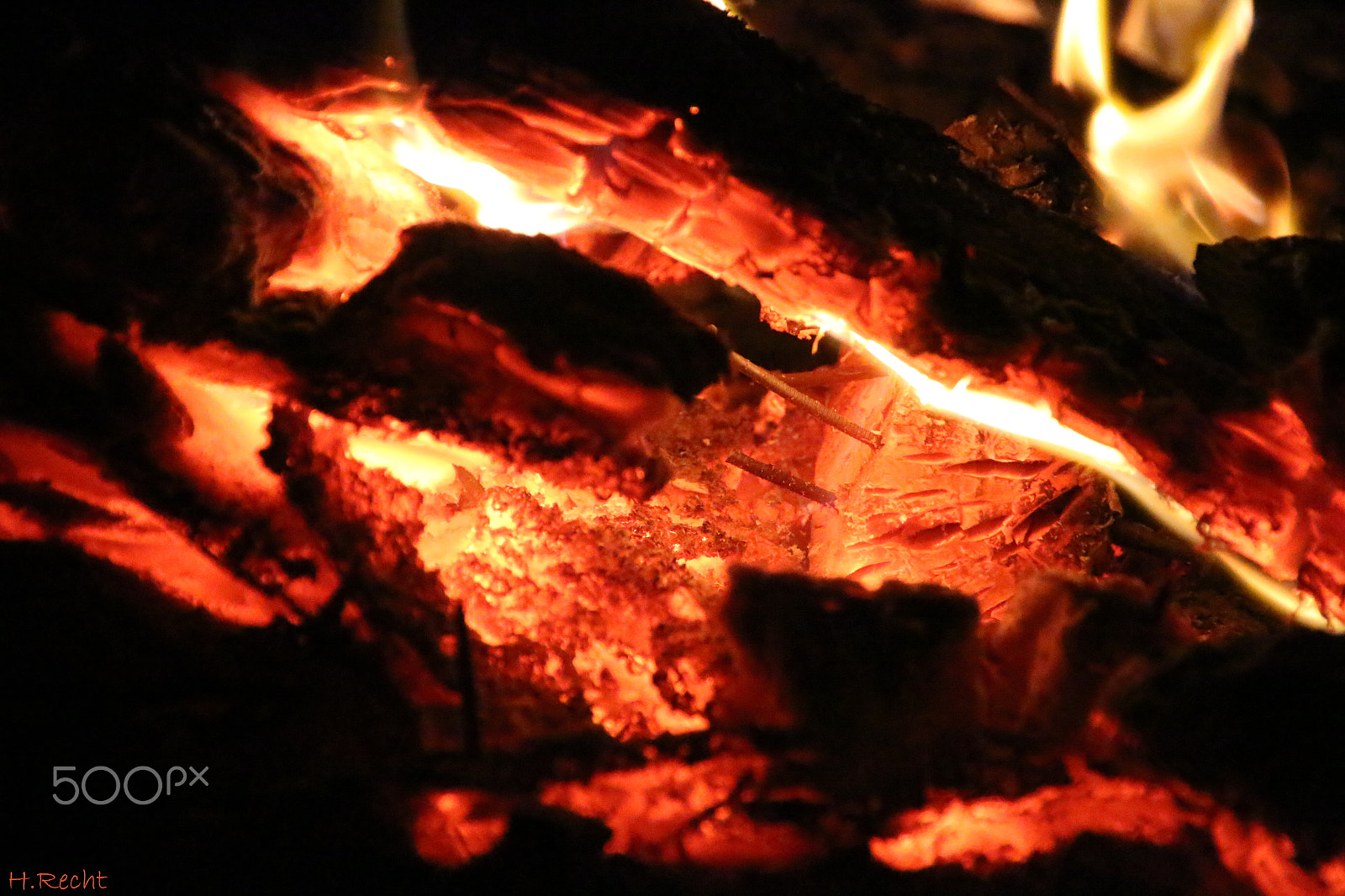 Canon EOS 70D + Tamron AF 18-270mm F3.5-6.3 Di II VC LD Aspherical (IF) MACRO sample photo. Fire photography