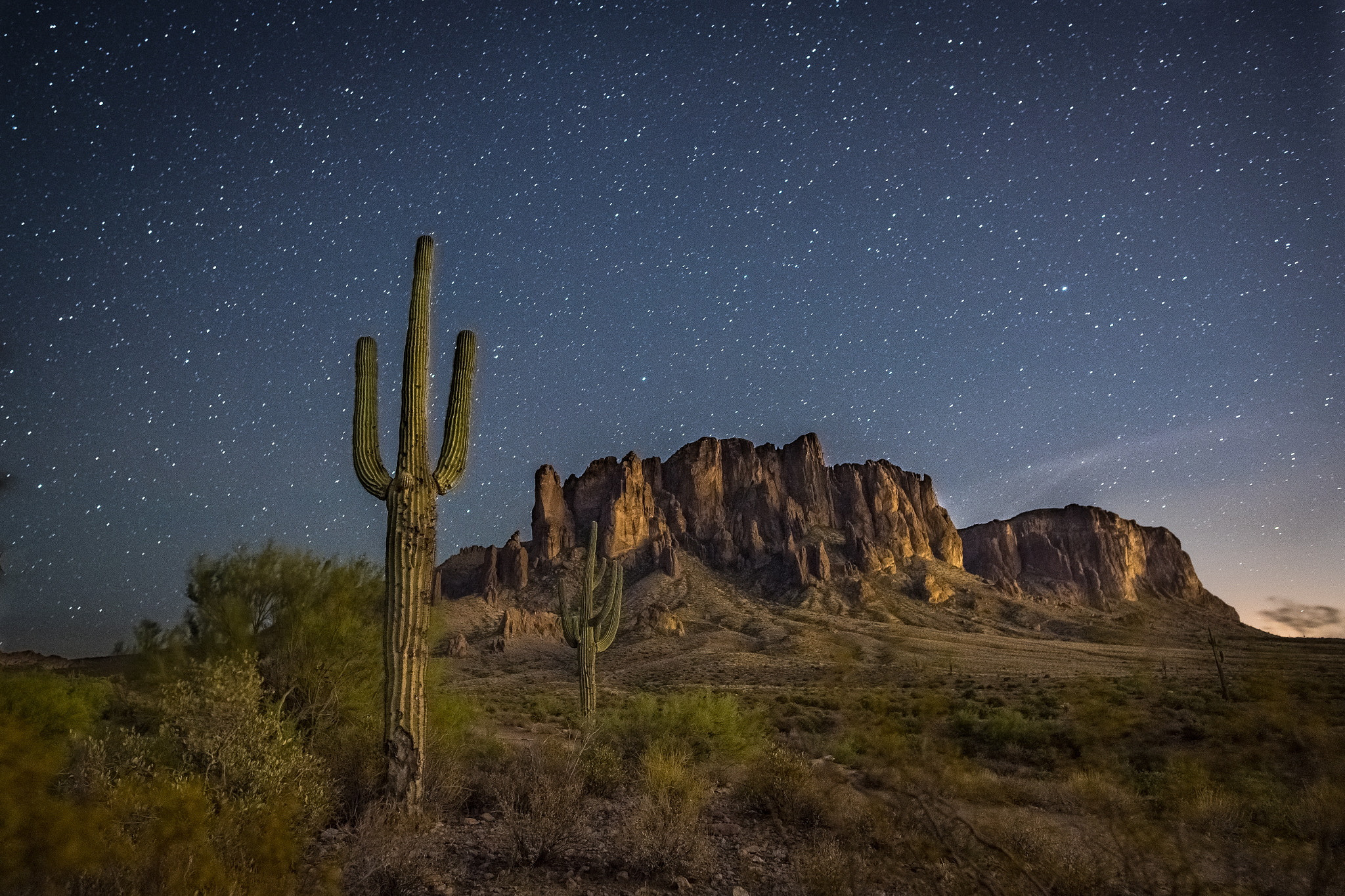 Nikon D5 + Nikon AF-S Nikkor 20mm F1.8G ED sample photo. Superstition mountain photography