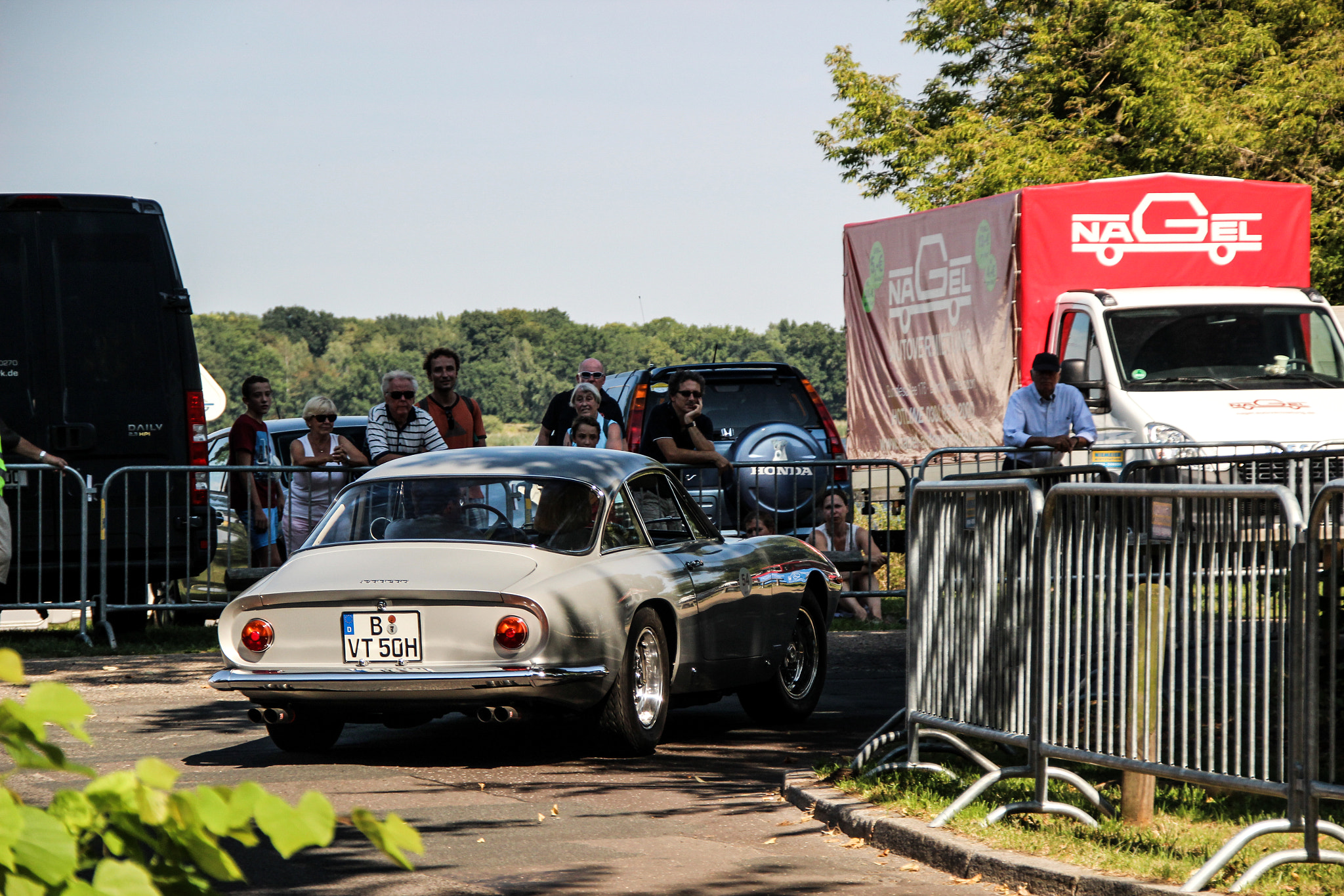 Sigma 18-200mm f/3.5-6.3 DC OS sample photo. Ferrari 250 gt lusso photography