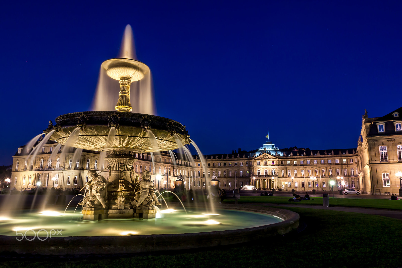 Sigma 17-70mm F2.8-4 DC Macro OS HSM sample photo. Stuttgarter schlossplatz photography