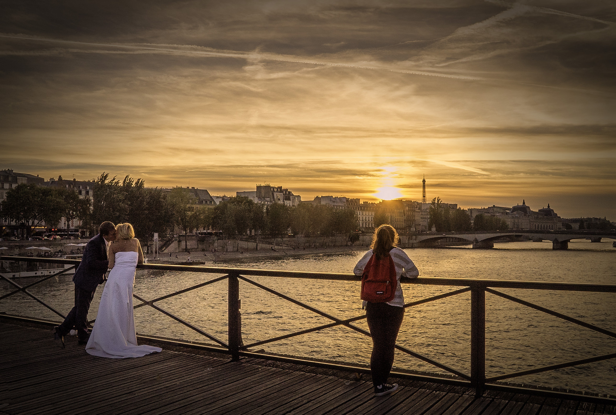 Sony a7S + Sony E 18-200mm F3.5-6.3 OSS sample photo. Bridge over river seine photography