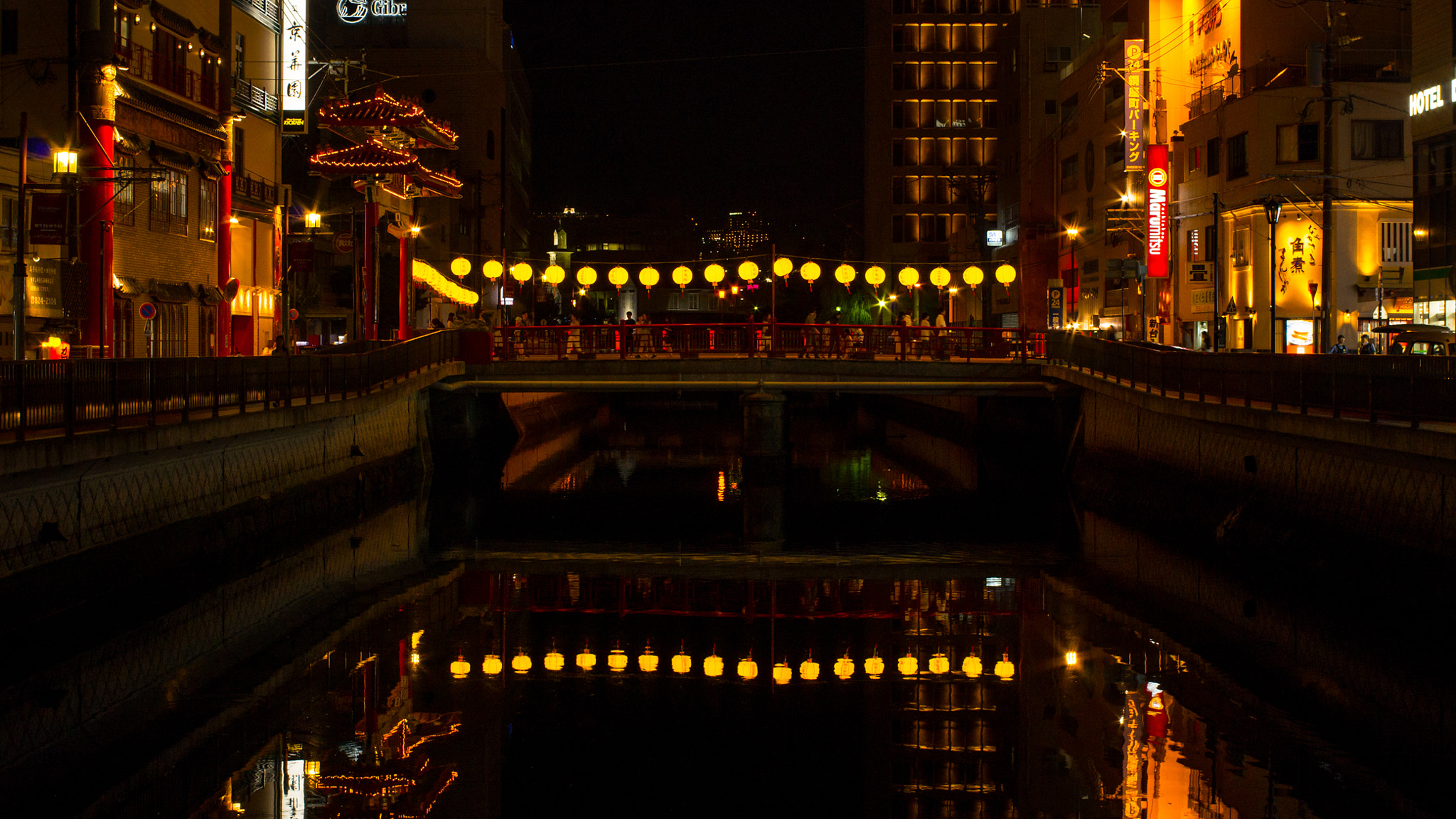 Pentax K-5 + Pentax smc DA 35mm F2.4 AL sample photo. Beautiful light photography