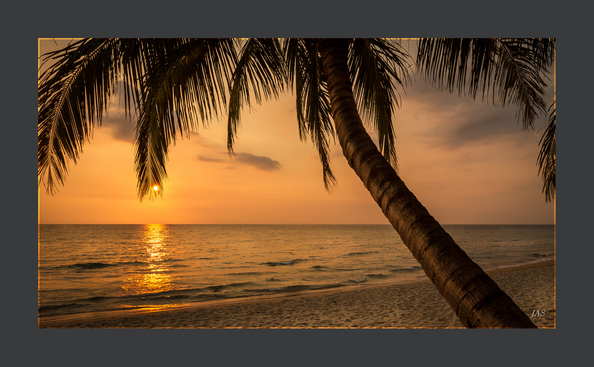 Canon EOS 7D + Canon EF 16-35mm F2.8L USM sample photo. Sunset ko chang photography