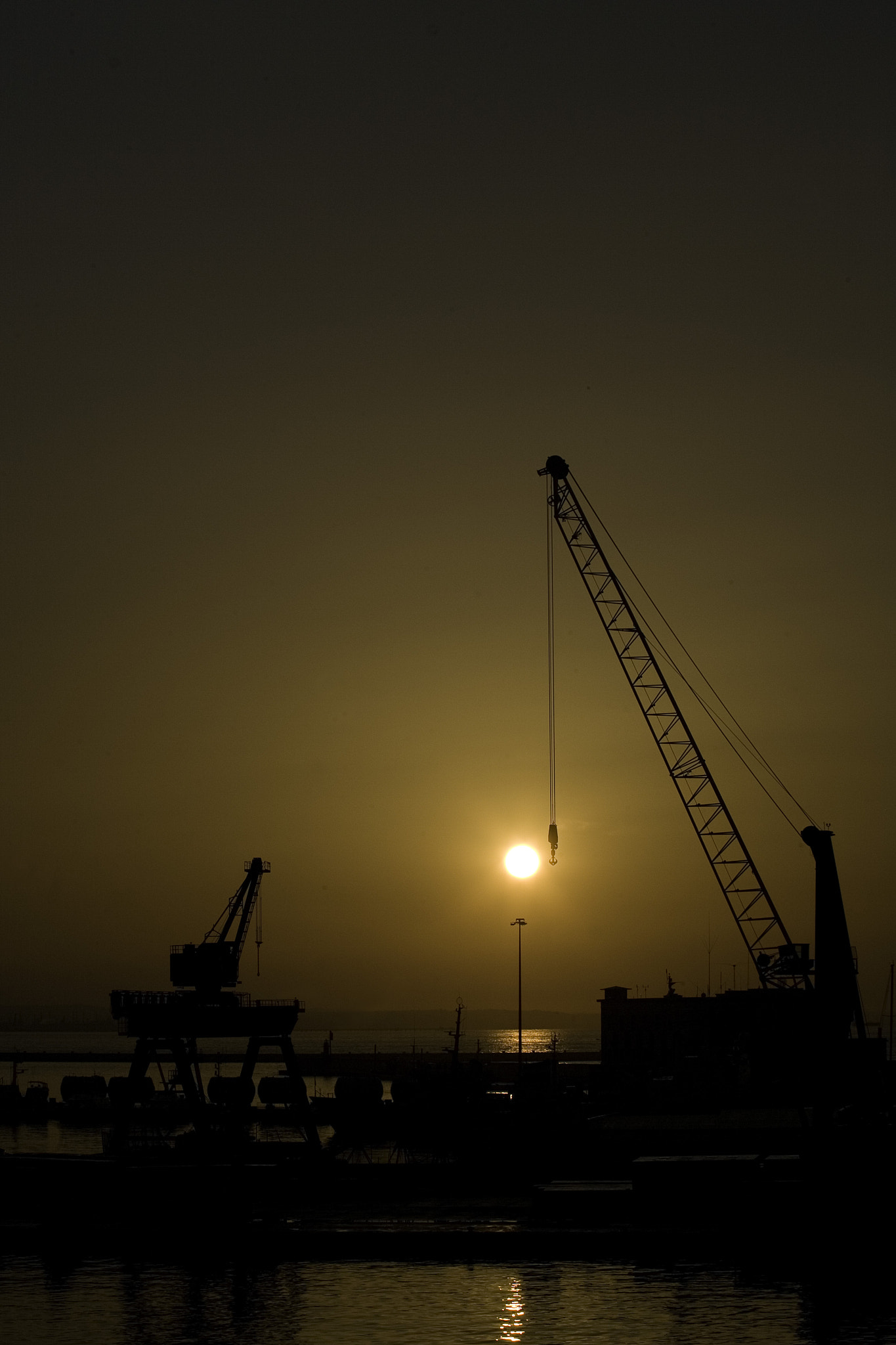 Canon EF 70-210mm f/4 sample photo. Tramonto al porto di ancona photography