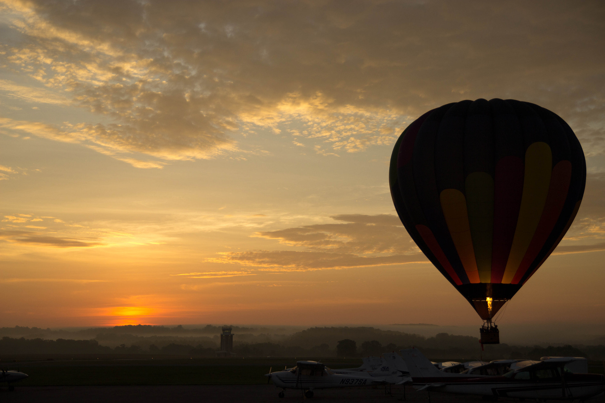 Tamron SP AF 17-50mm F2.8 XR Di II LD Aspherical (IF) sample photo. Air balloon launch photography