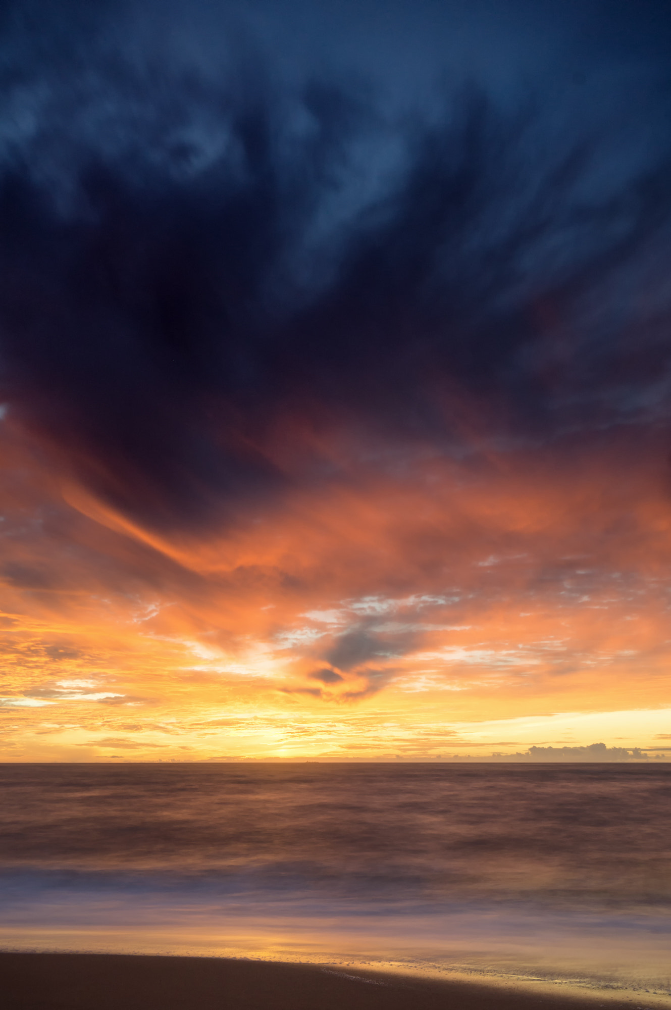 Sony Alpha NEX-5T + 16-35mm F4 ZA OSS sample photo. Autumn sunset  photography