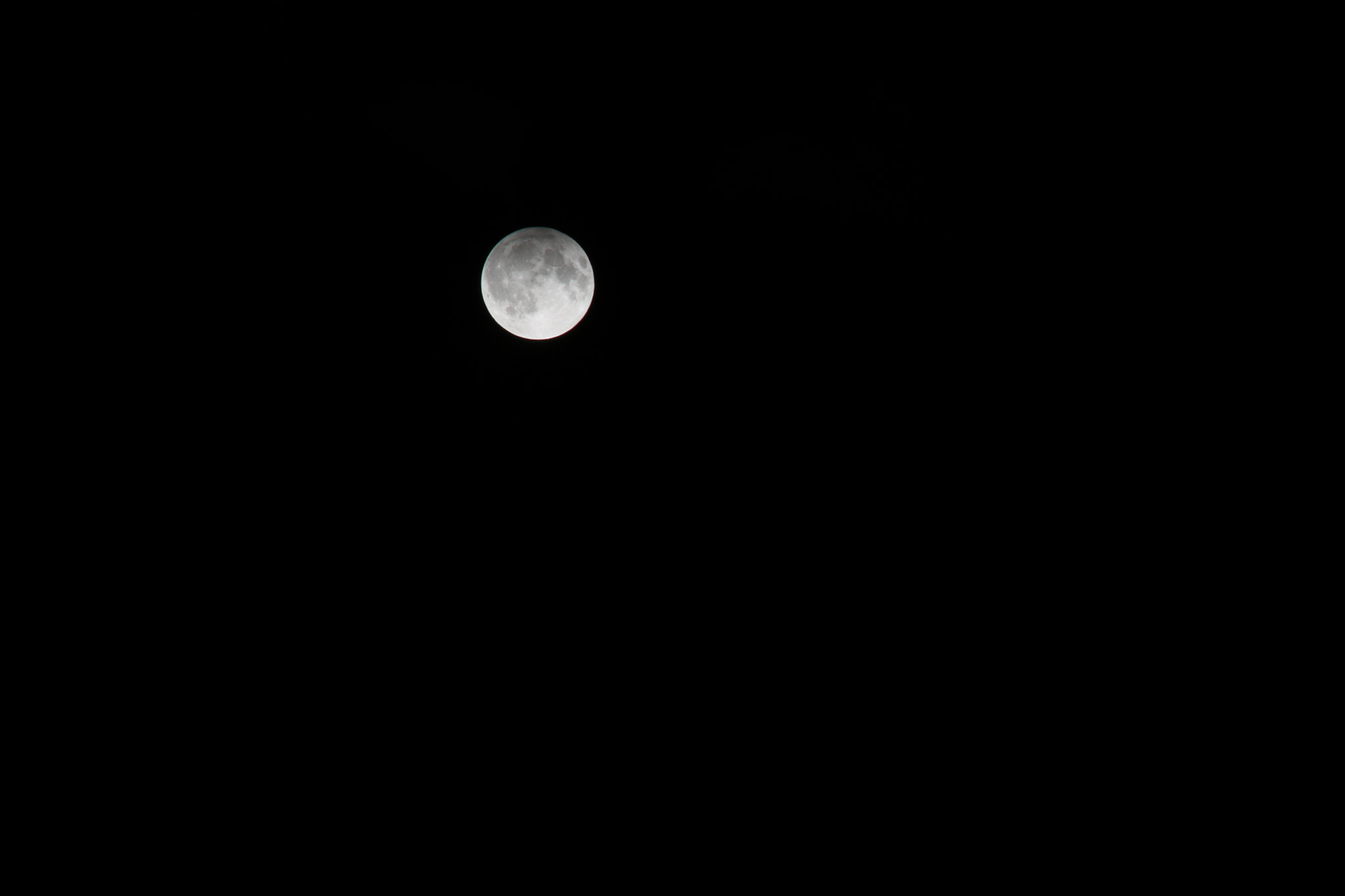 Canon EOS 750D (EOS Rebel T6i / EOS Kiss X8i) + Canon TS-E 90mm F2.8 Tilt-Shift sample photo. Moon in germany photography