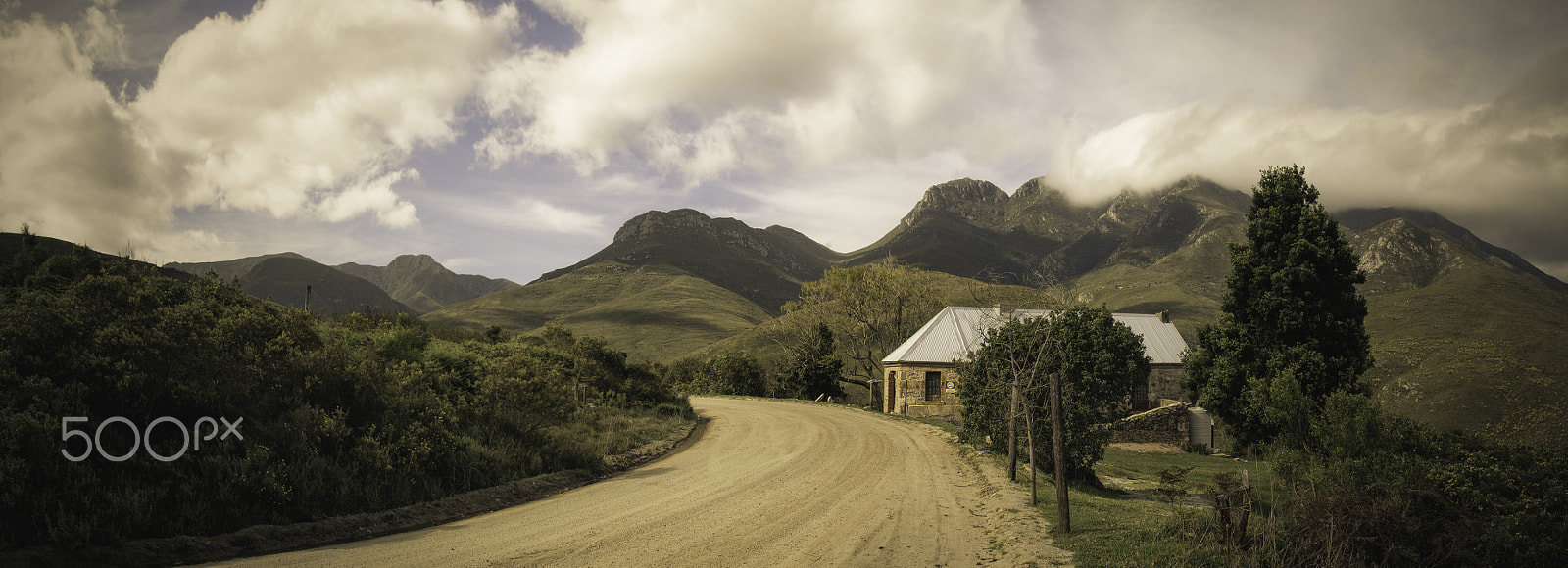 Sigma 18-250mm F3.5-6.3 DC OS HSM sample photo. The old toll house at montagu pass. photography
