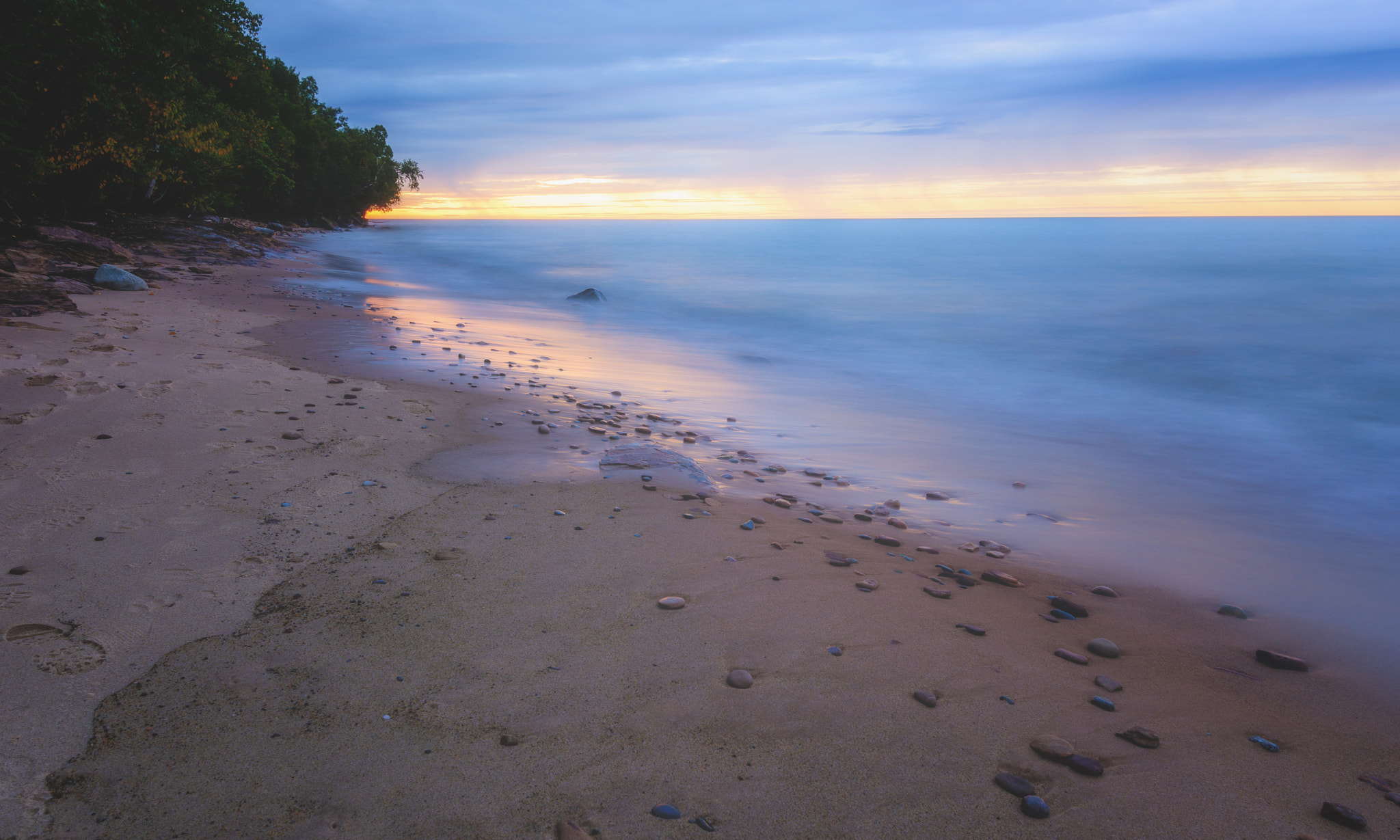 Nikon AF-S Nikkor 16-35mm F4G ED VR sample photo. Sunset at lake superior photography