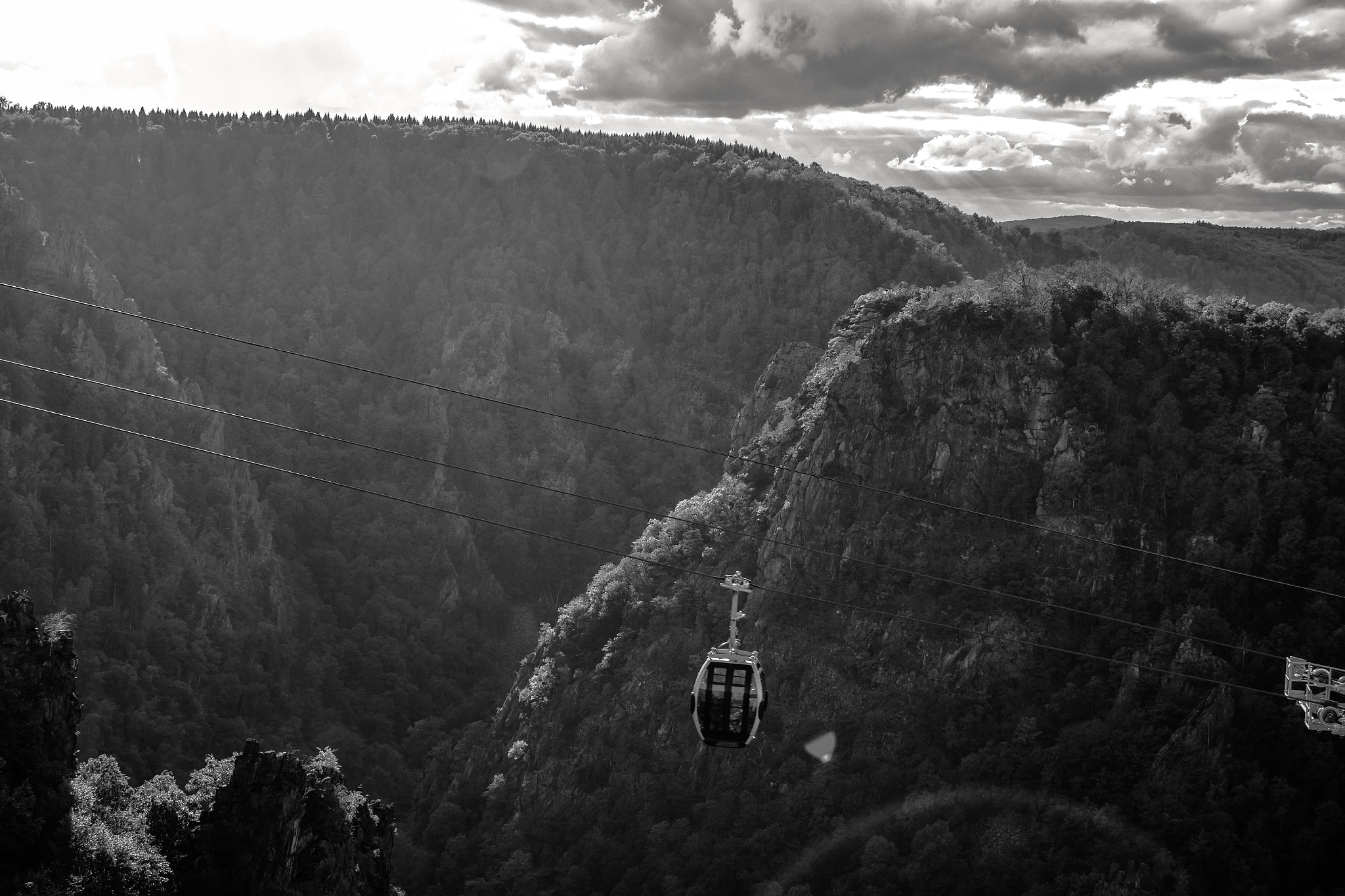 Samsung NX2000 + Samsung NX 20-50mm F3.5-5.6 ED sample photo. Harz cable railway photography