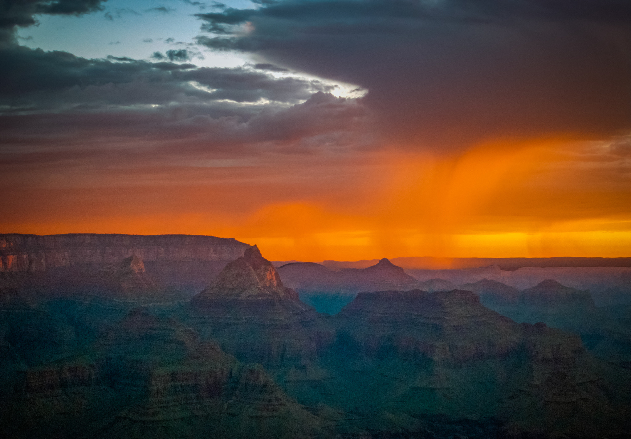 Nikon D60 + Nikon AF-S Nikkor 50mm F1.4G sample photo. Grand canyon sunrise photography