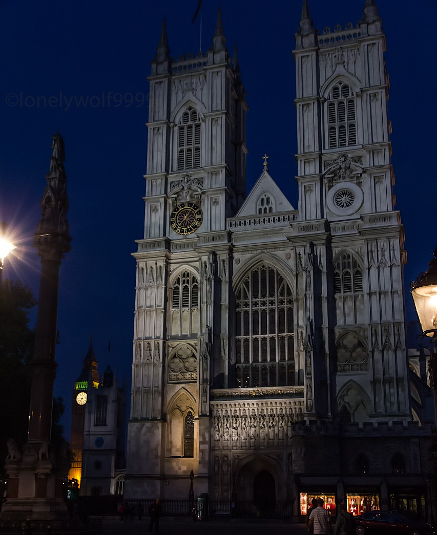 Canon EOS 550D (EOS Rebel T2i / EOS Kiss X4) + Canon EF-S 15-85mm F3.5-5.6 IS USM sample photo. Westminster abbey at night photography