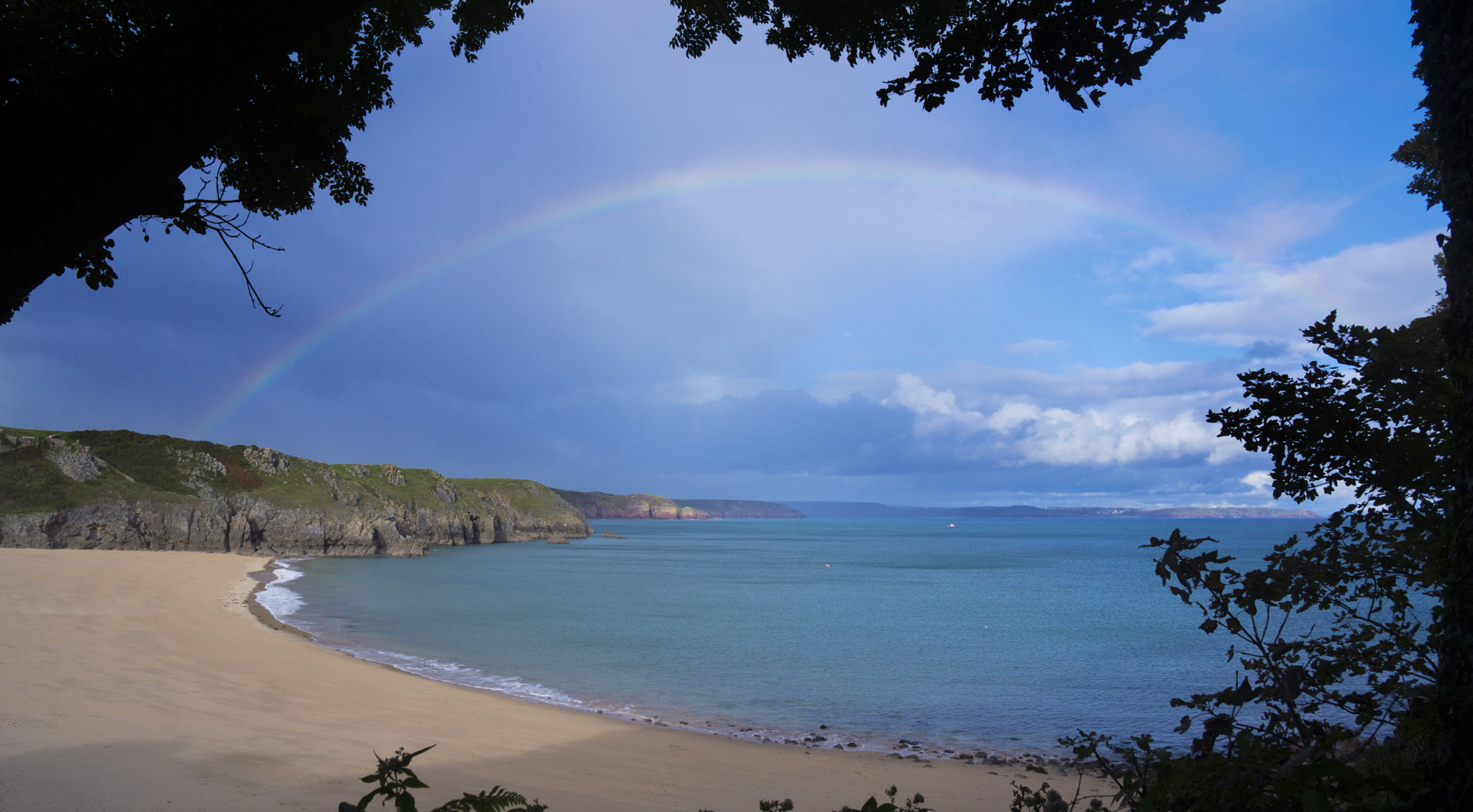 Sony Alpha NEX-7 + Sony Vario-Tessar T* E 16-70mm F4 ZA OSS sample photo. Welsh rainbow photography