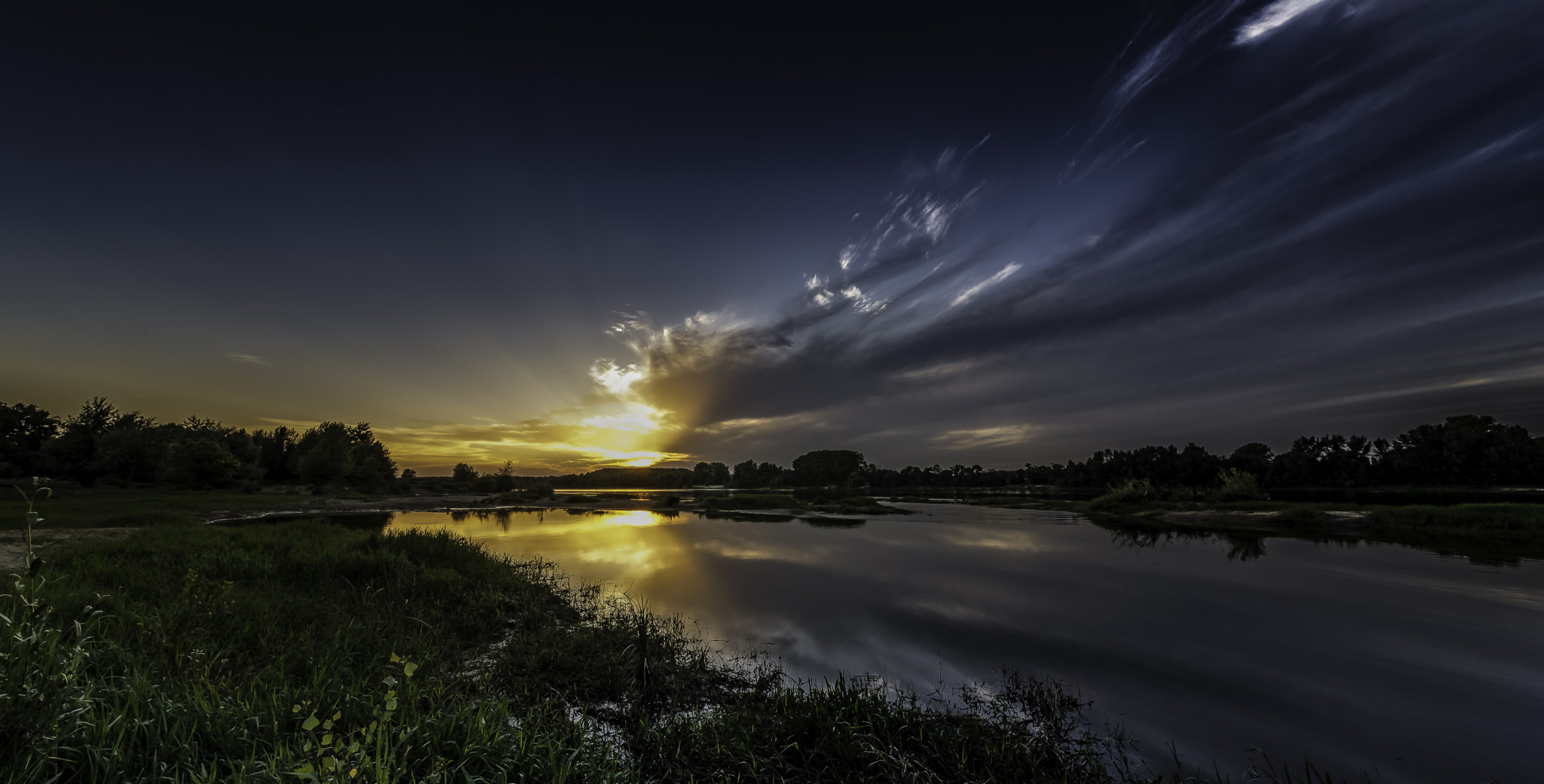 Sigma 12-24mm F4.5-5.6 II DG HSM sample photo. Sunset on the loire photography