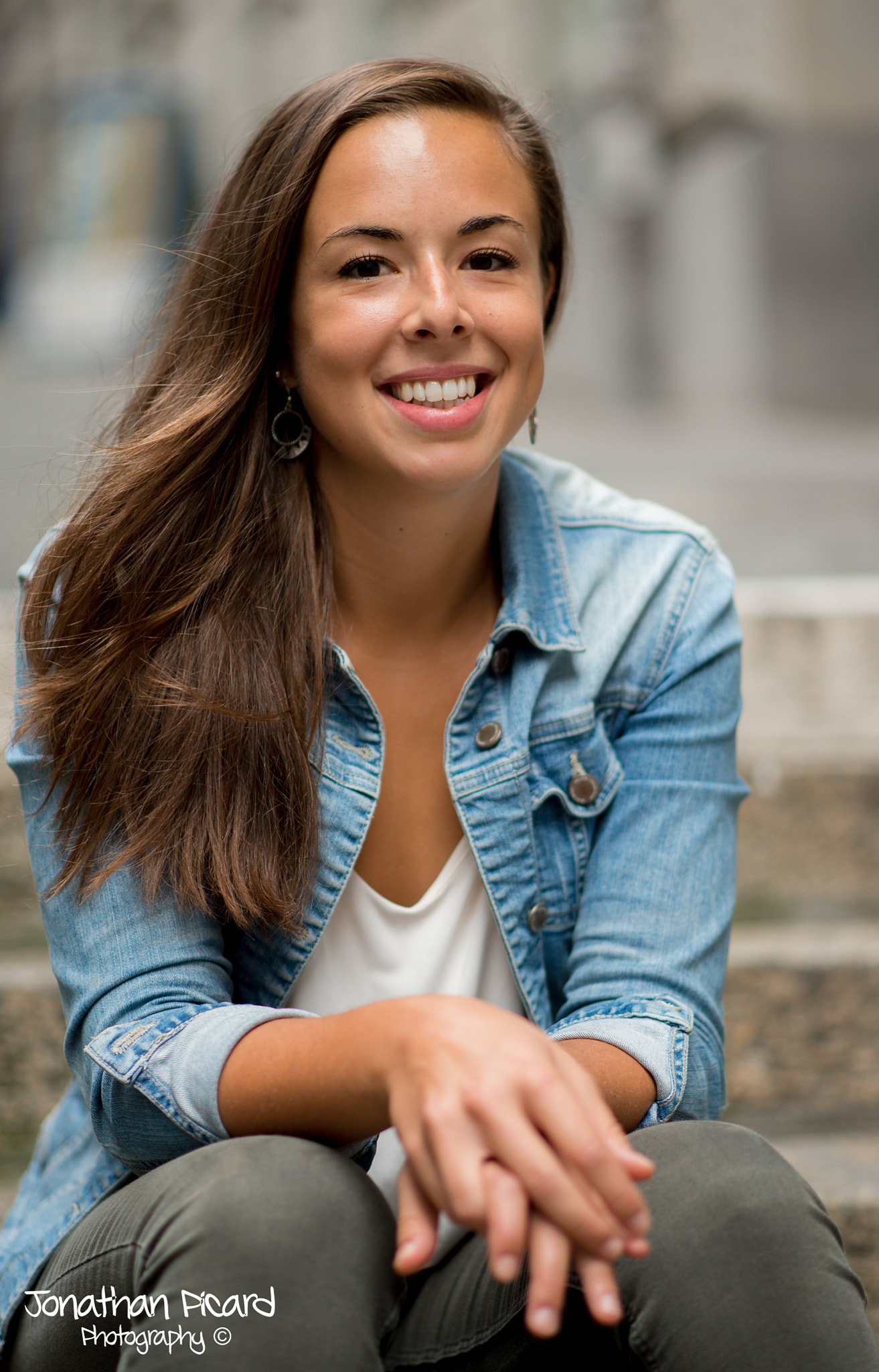 Nikon D4S sample photo. Sit on stairs photography