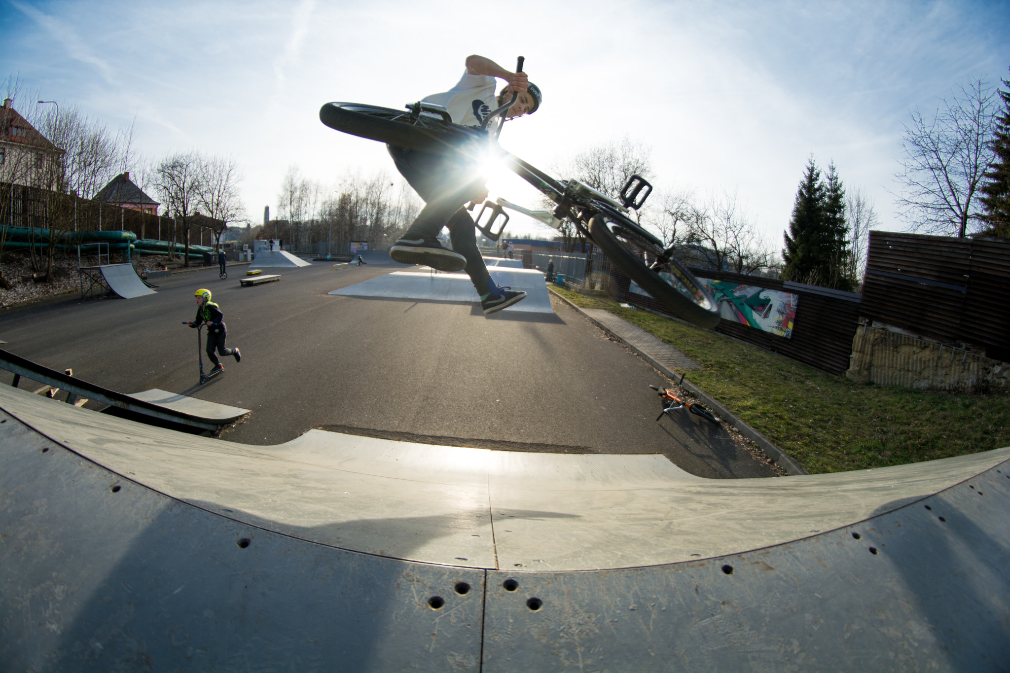 Nikon D5200 + Samyang 8mm F3.5 Aspherical IF MC Fisheye sample photo. Oppo downside tailwhip photography