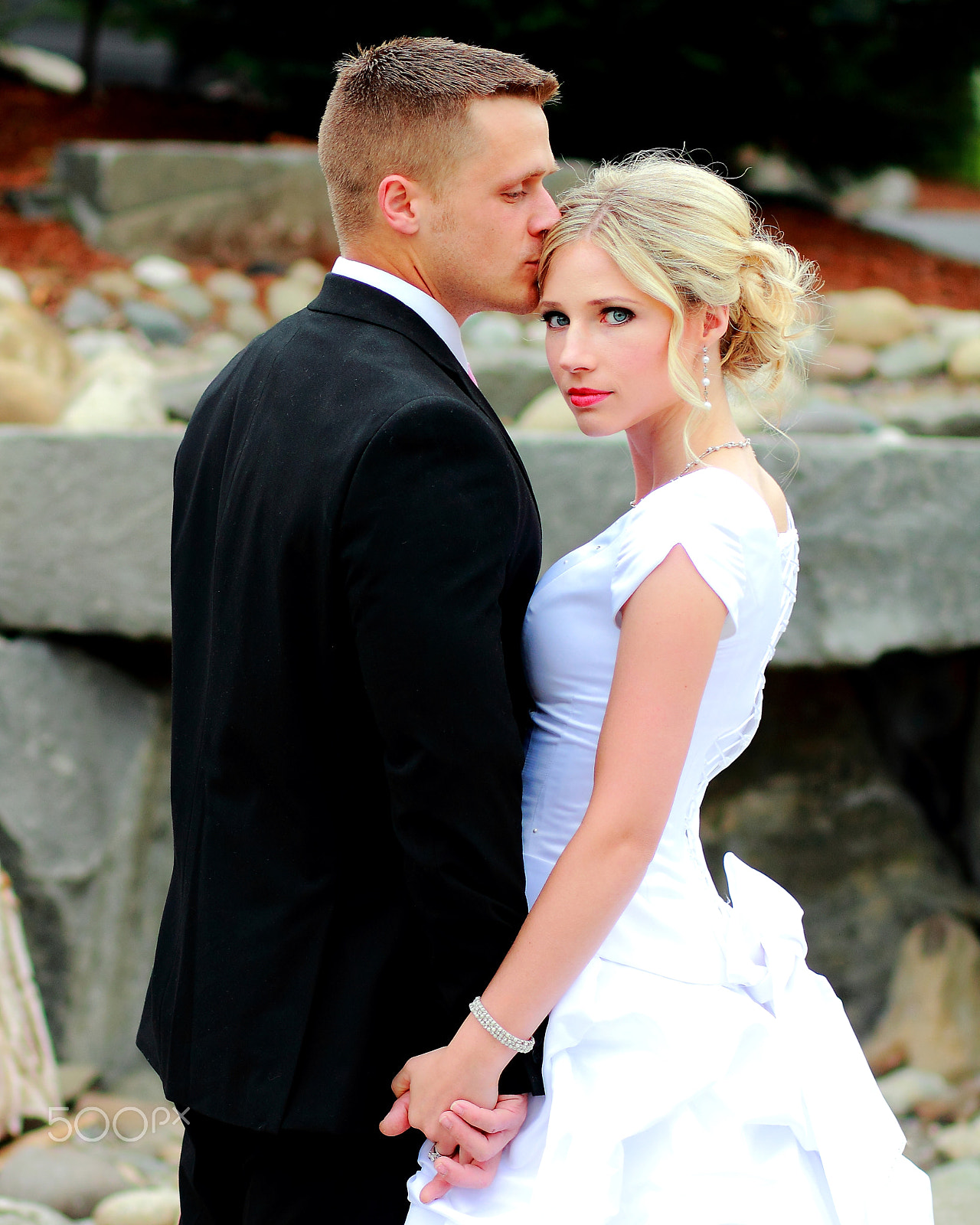 Canon EF 85mm F1.8 USM sample photo. Bride & groom photography