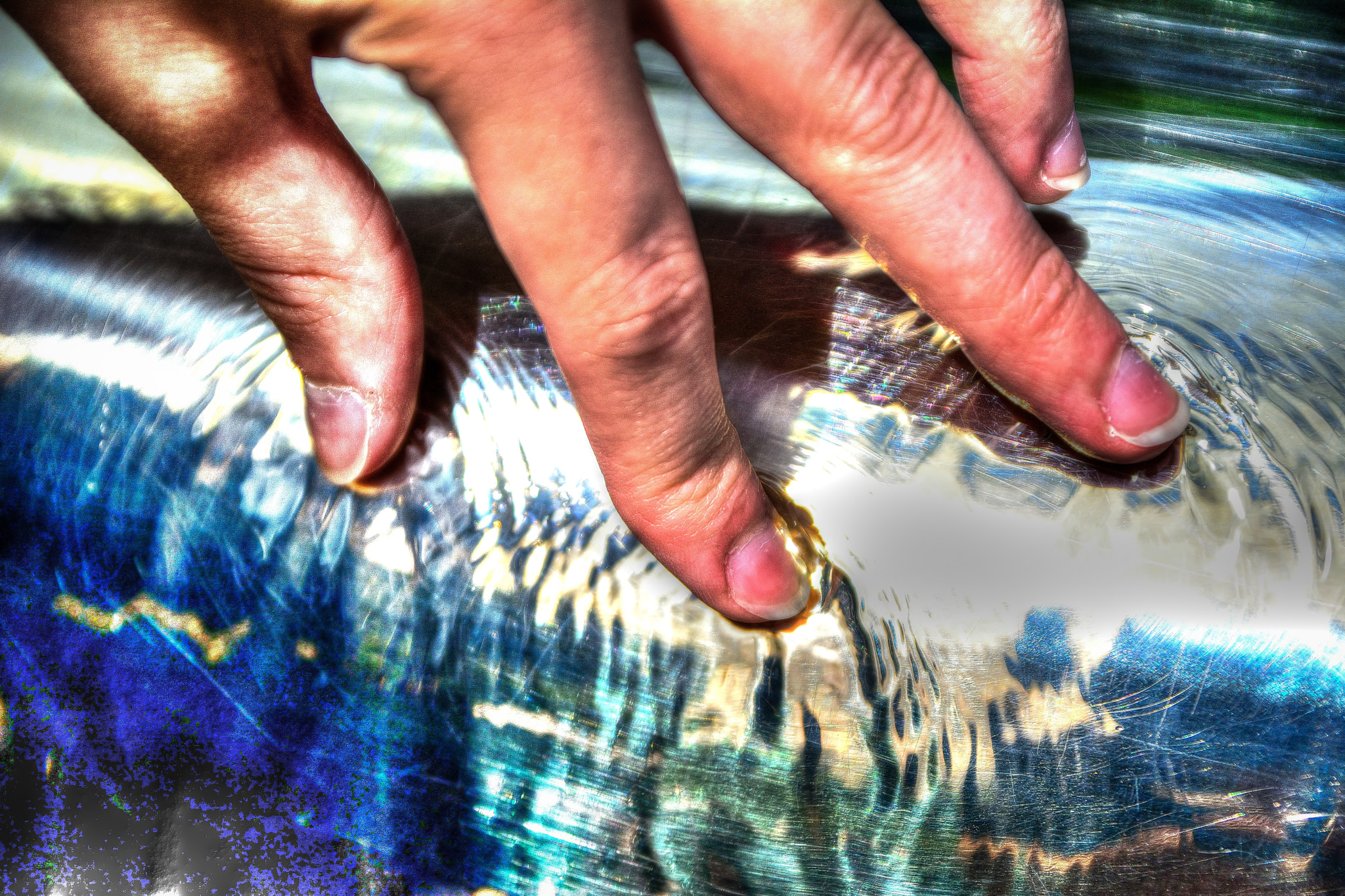 Sigma 17-70mm F2.8-4 DC Macro OS HSM sample photo. Water fingers photography