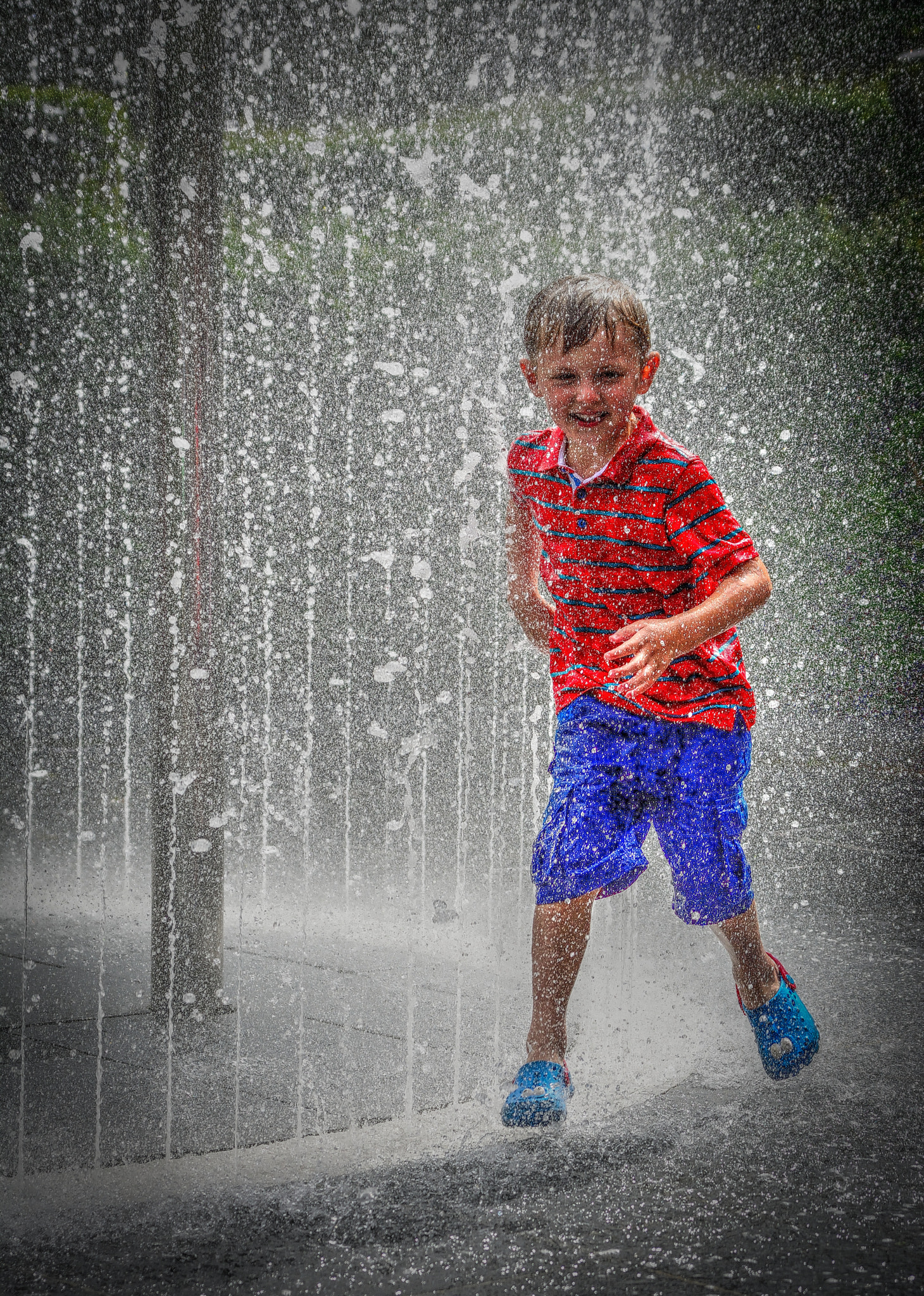 Sigma 17-70mm F2.8-4 DC Macro OS HSM sample photo. Happy splashing photography