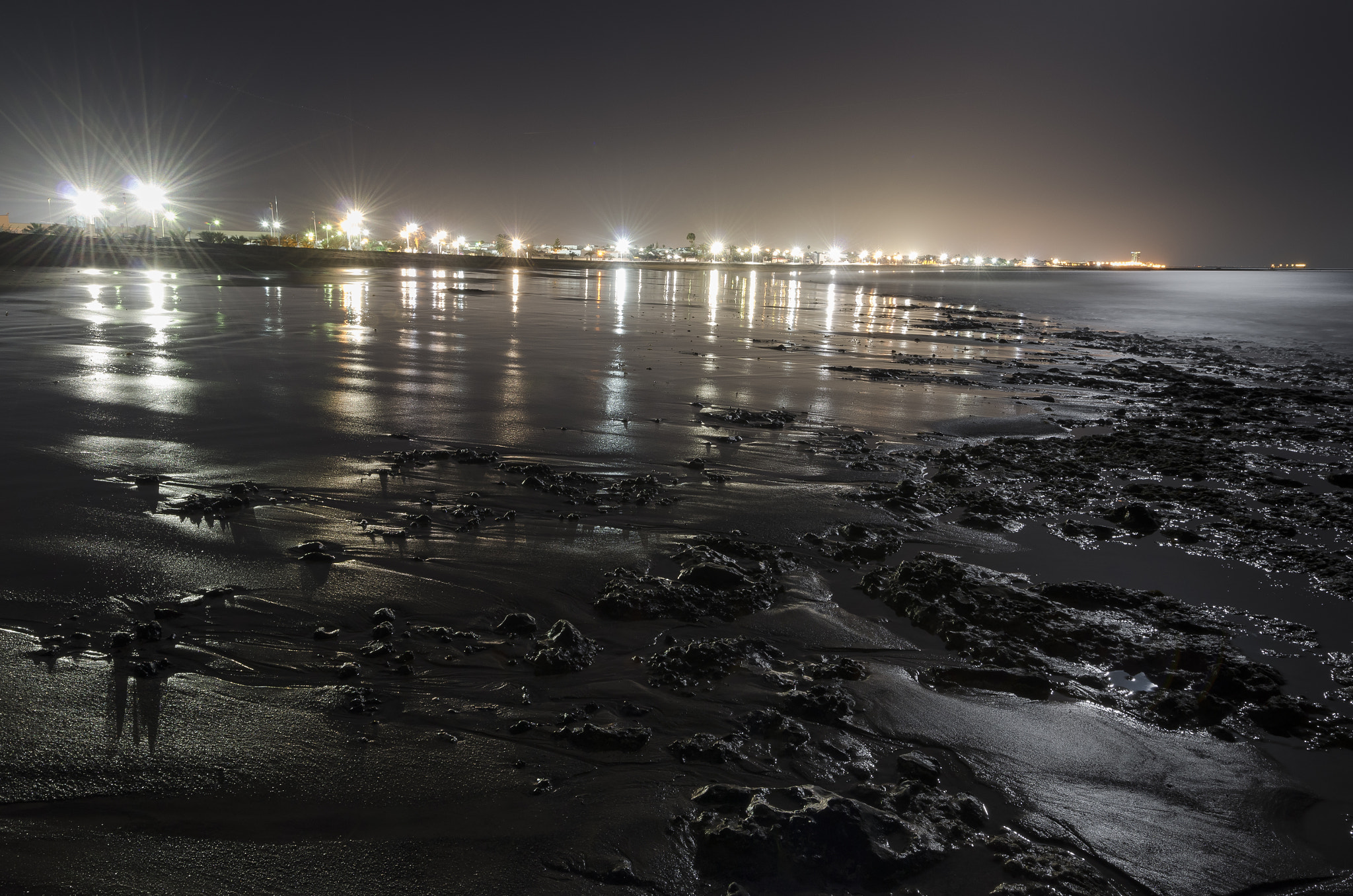 Nikon AF-S Nikkor 16-35mm F4G ED VR sample photo. Playa honda desde la orilla photography