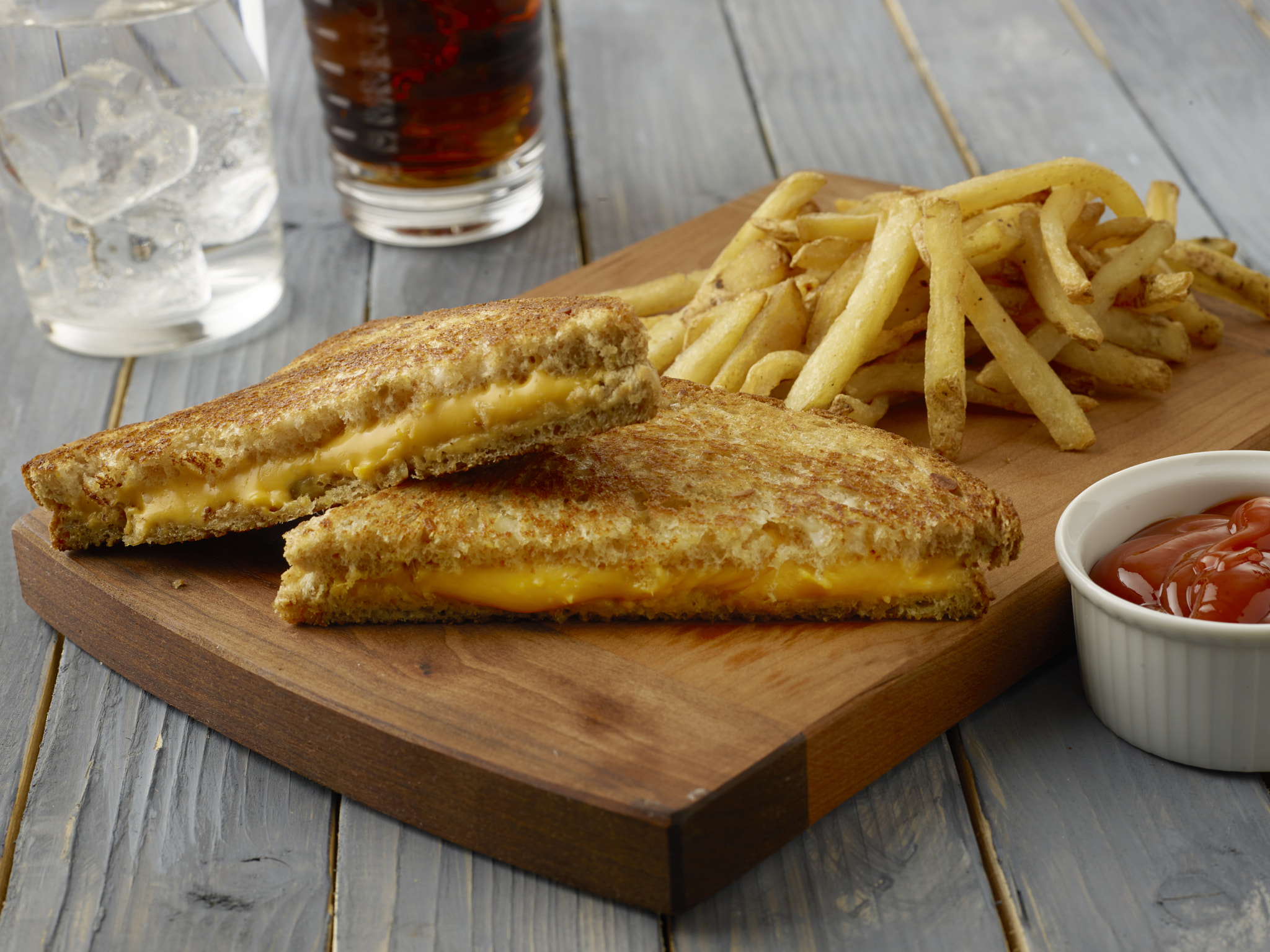 Schneider LS 80mm f/2.8 sample photo. Grilled cheese with fries photography