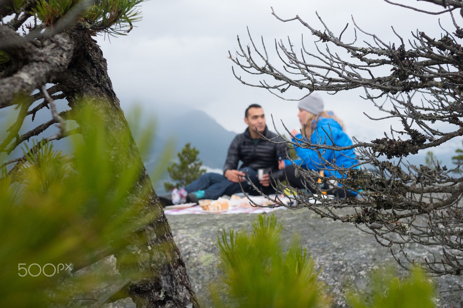 Panasonic Lumix DMC-GH4 + Panasonic Lumix G 20mm F1.7 ASPH sample photo. Mountaintop picnic photography
