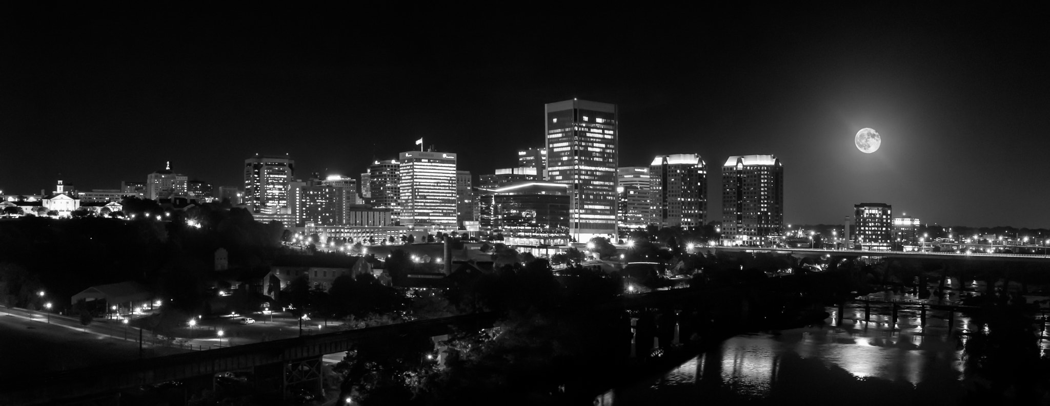 Sony Alpha DSLR-A390 sample photo. Rva skyline moonrise photography