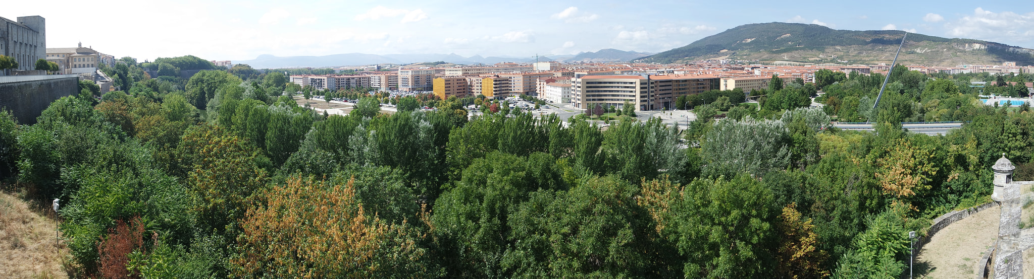 Samsung NX 16-50mm F3.5-5.6 Power Zoom ED OIS sample photo. Pamplona photography
