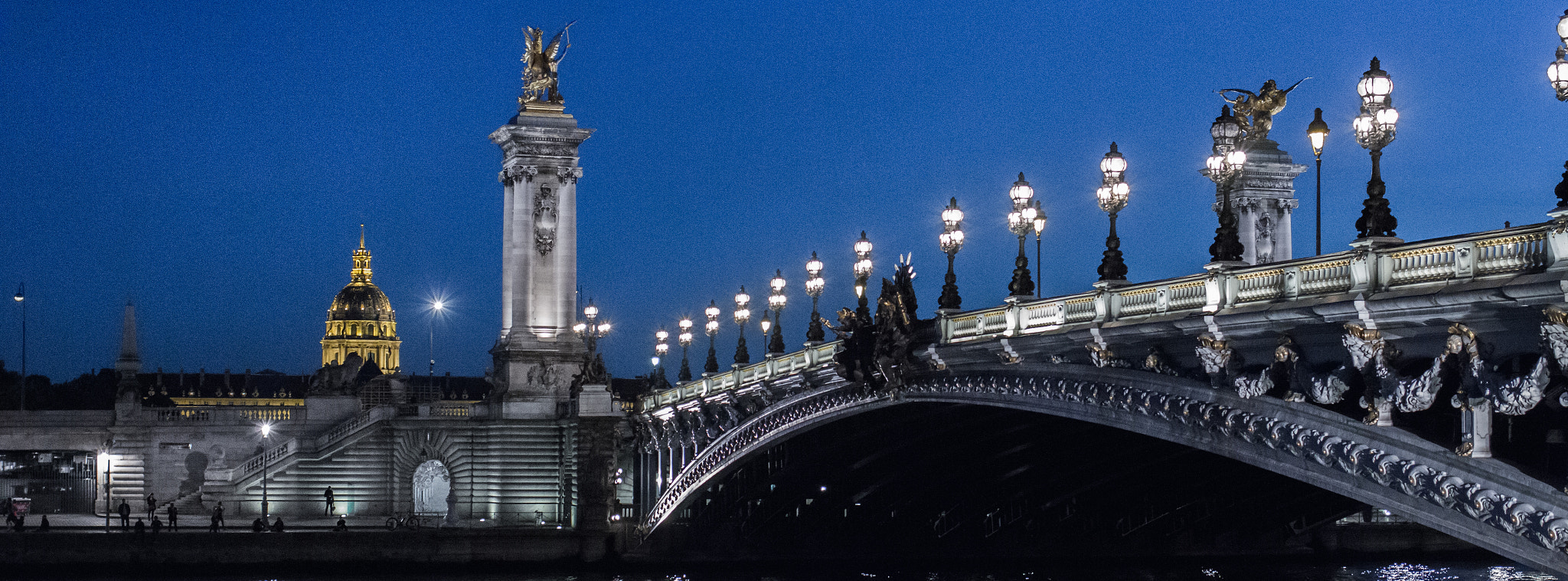 Canon EOS 70D + Canon EF 35mm F2 IS USM sample photo. Pont alexandre iii et les invalides photography