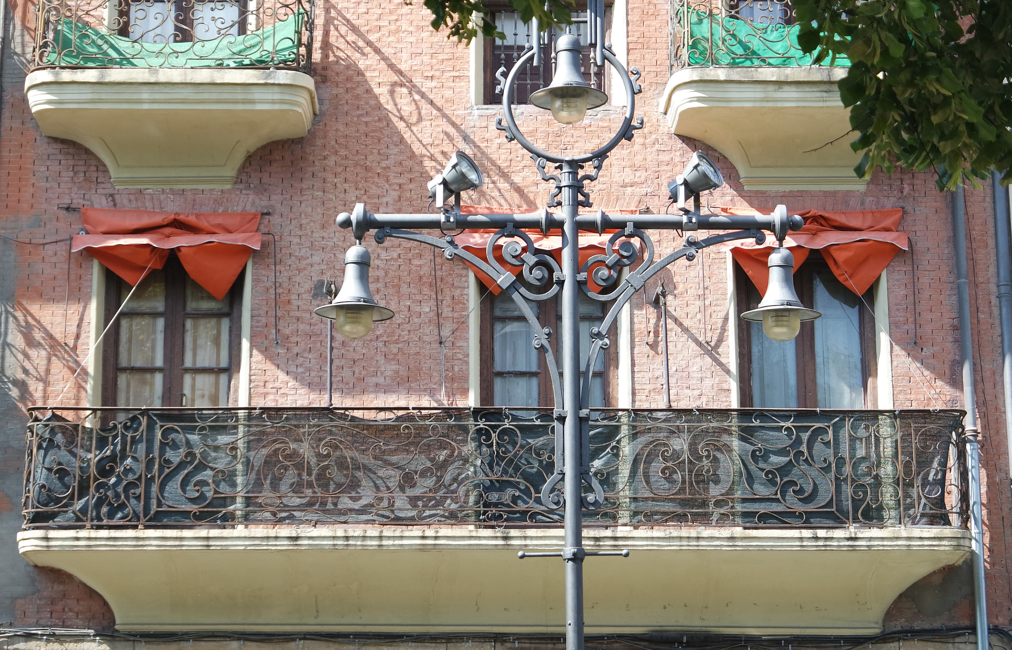 Samsung NX 16-50mm F3.5-5.6 Power Zoom ED OIS sample photo. Pamplona photography