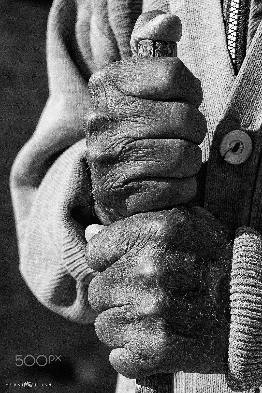 Tamron SP AF 17-50mm F2.8 XR Di II LD Aspherical (IF) sample photo. Hands photography