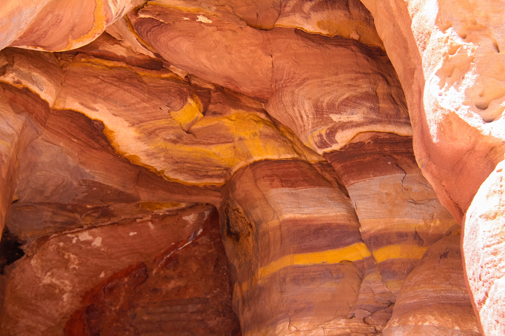 Canon EOS 600D (Rebel EOS T3i / EOS Kiss X5) + Canon EF-S 18-200mm F3.5-5.6 IS sample photo. Natural geological formation in petra photography